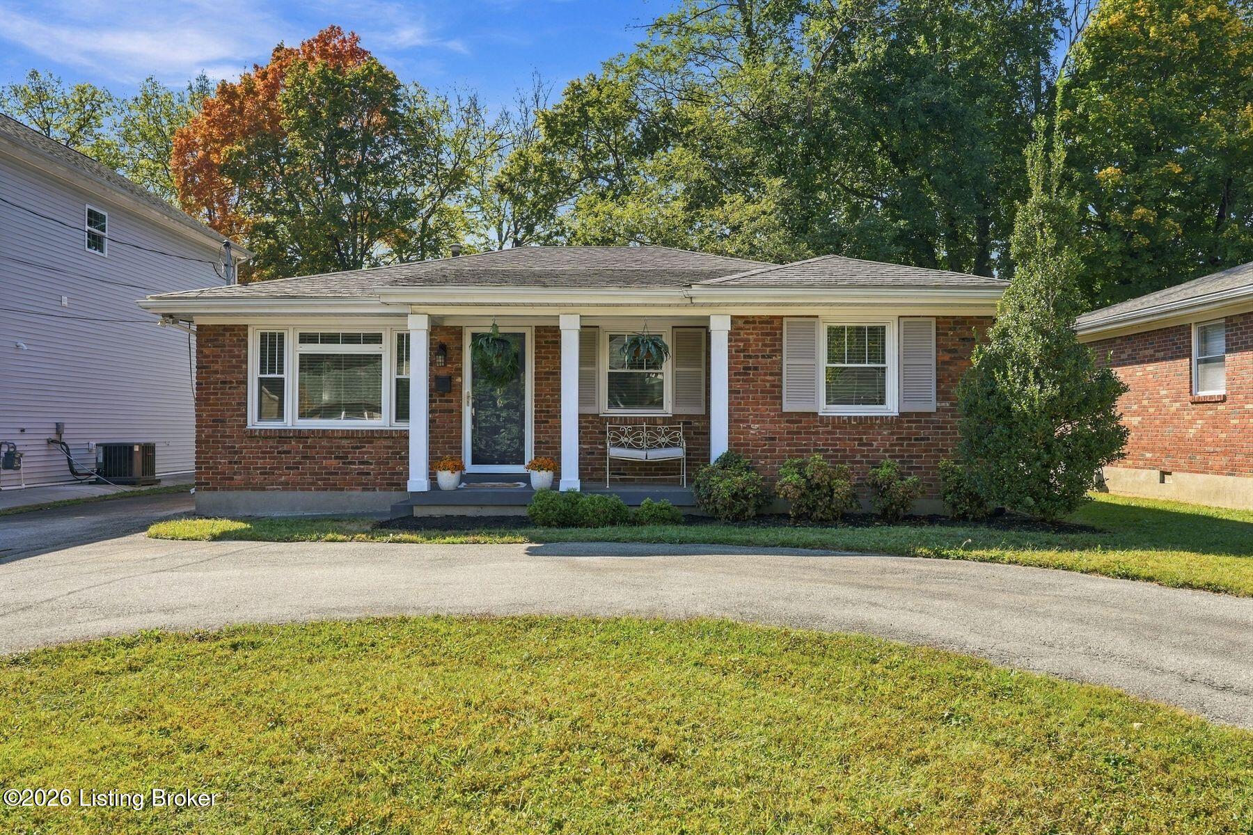406 Lyndon Ln Property Photo 1