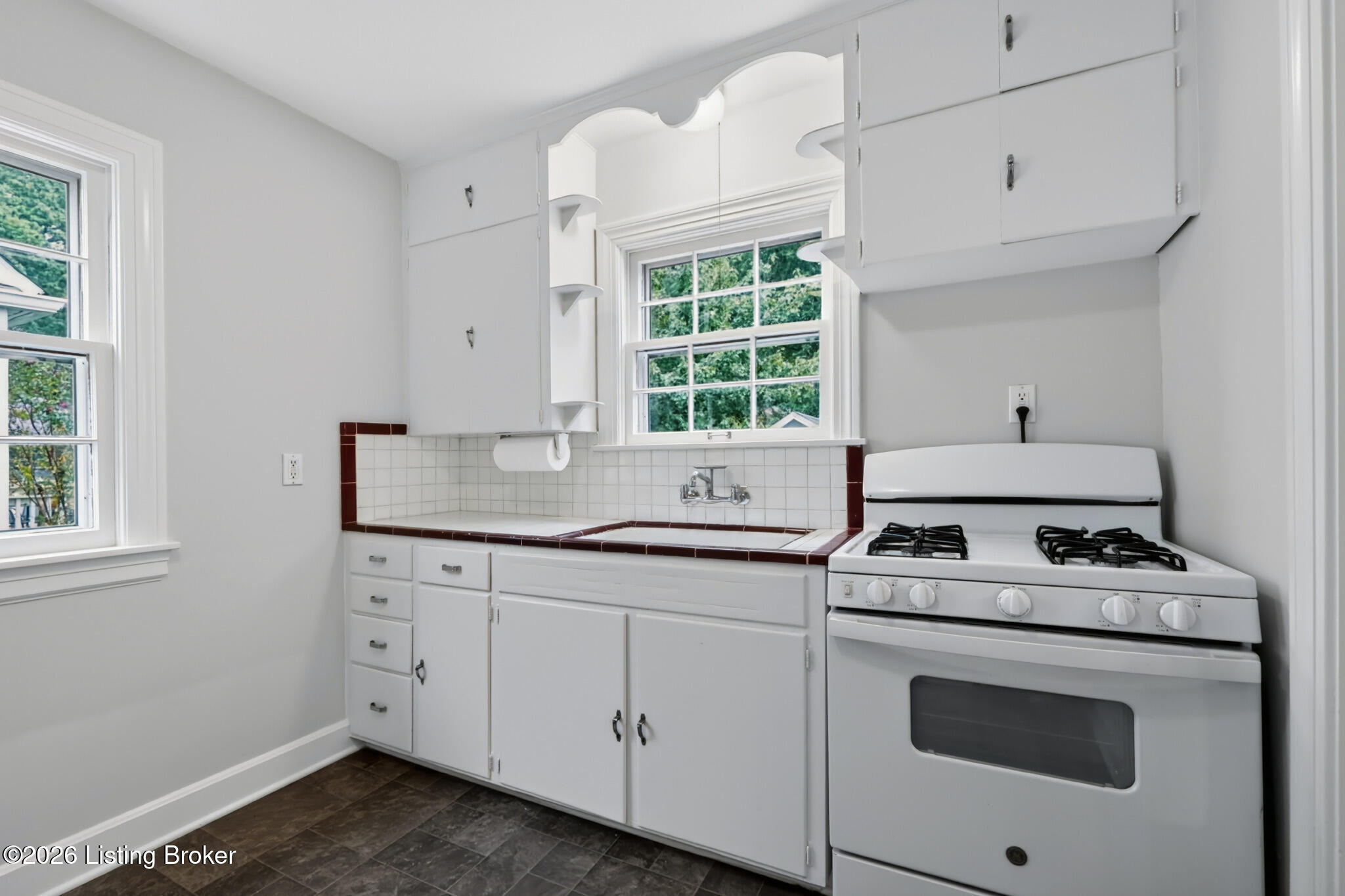 4016 Hycliffe Ave Property Photo 13