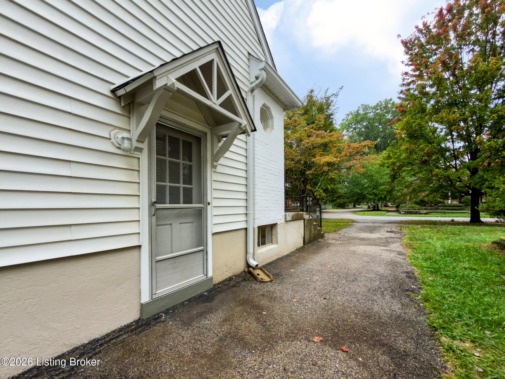 4016 Hycliffe Ave Property Photo 37