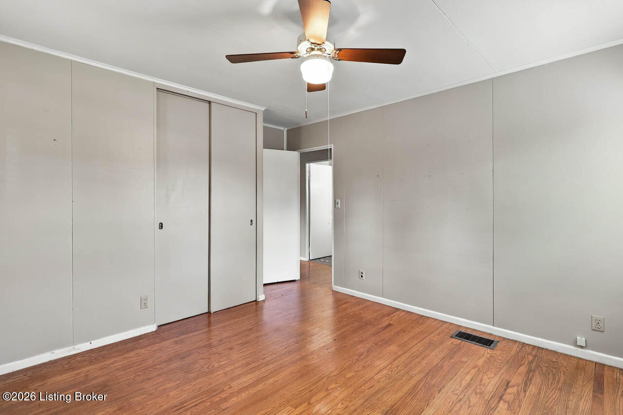 6204/6206 Briscoe Ln Property Photo 9