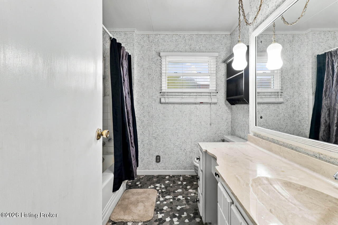 6204/6206 Briscoe Ln Property Photo 10
