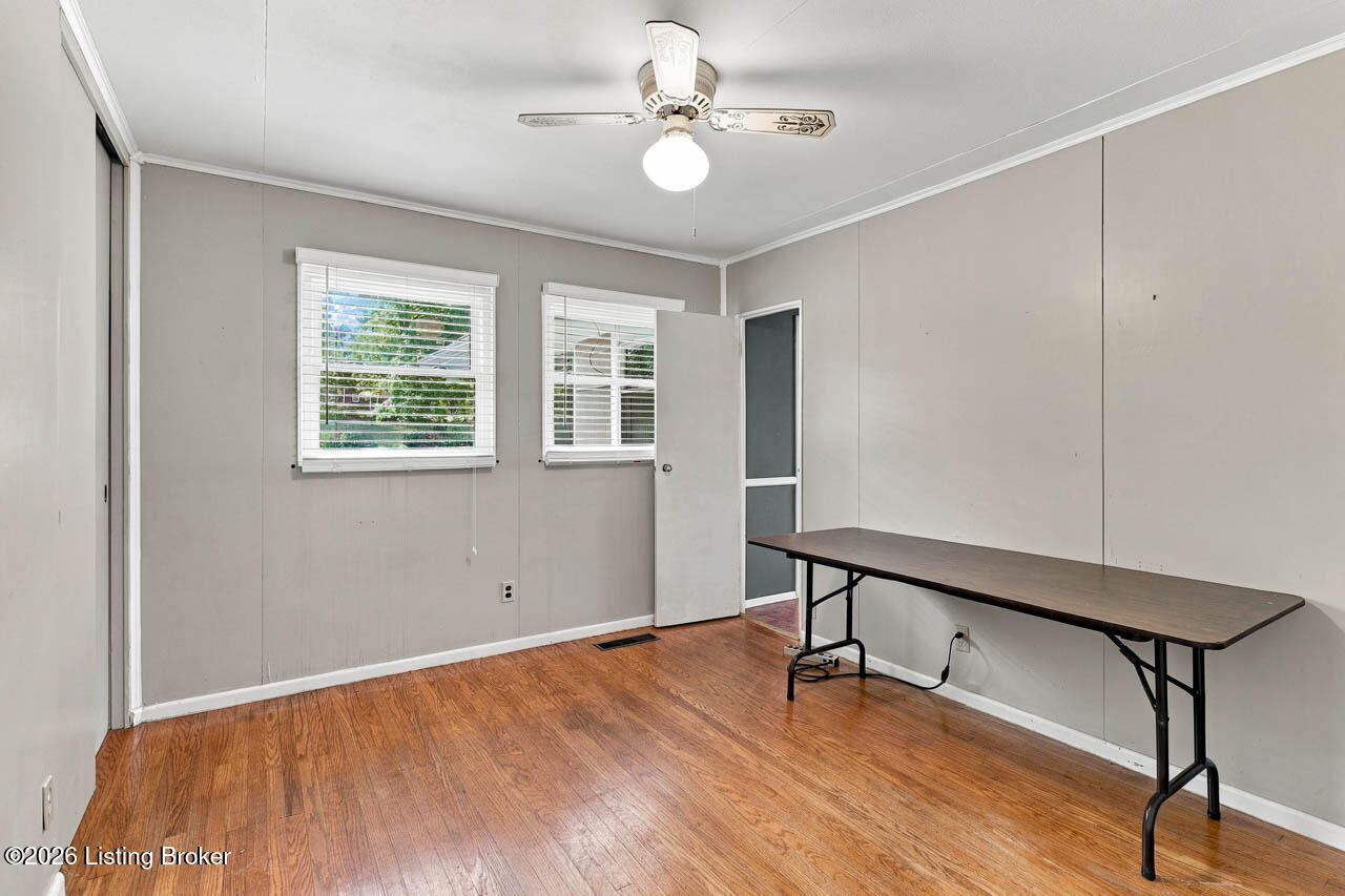 6204/6206 Briscoe Ln Property Photo 14