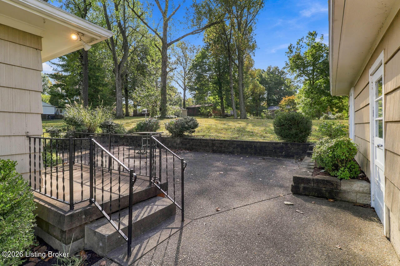 6204/6206 Briscoe Ln Property Photo 31