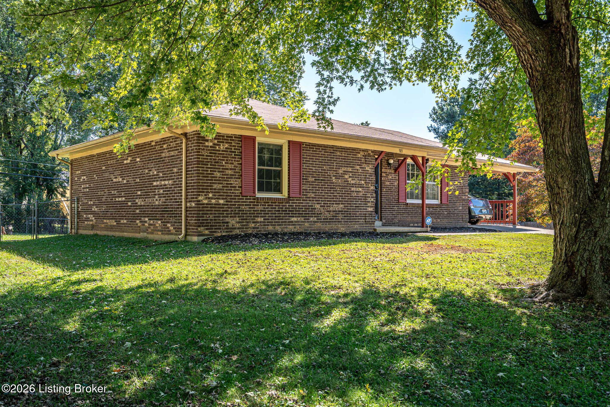 503 Savannah Ave Property Photo 3