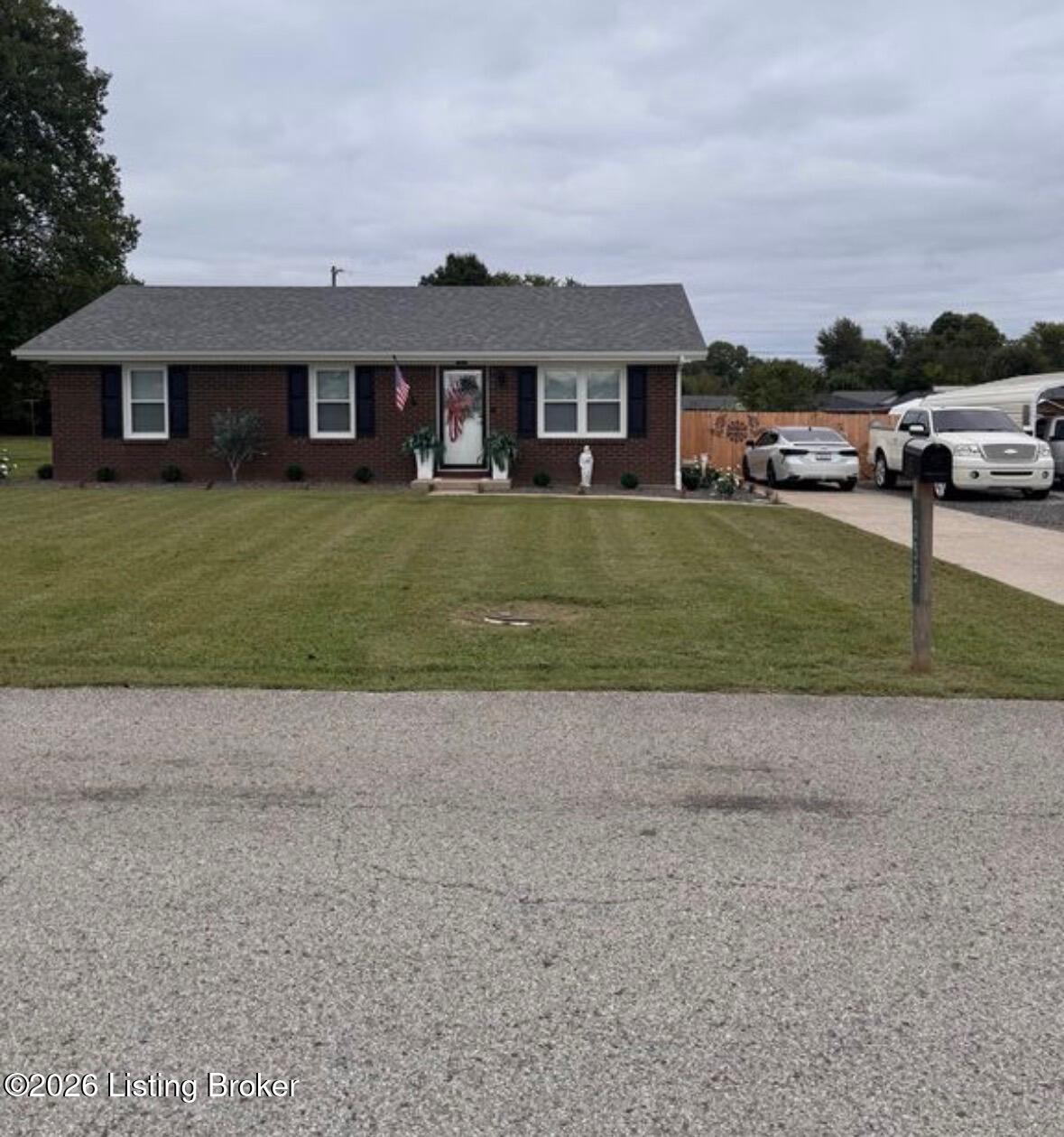 355 Linda Ave Property Photo 1