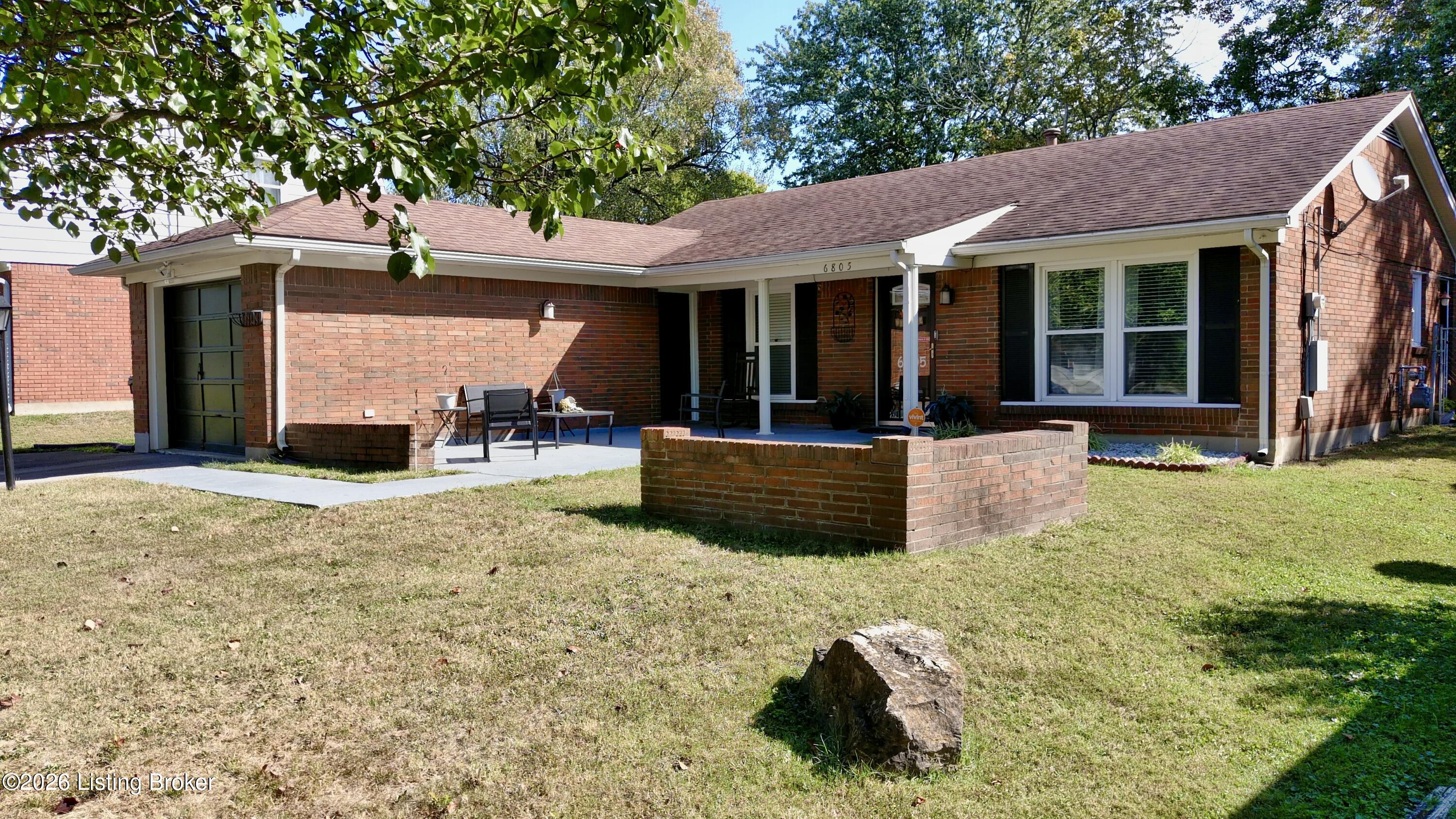 6805 Holly Lake Dr Property Photo 2