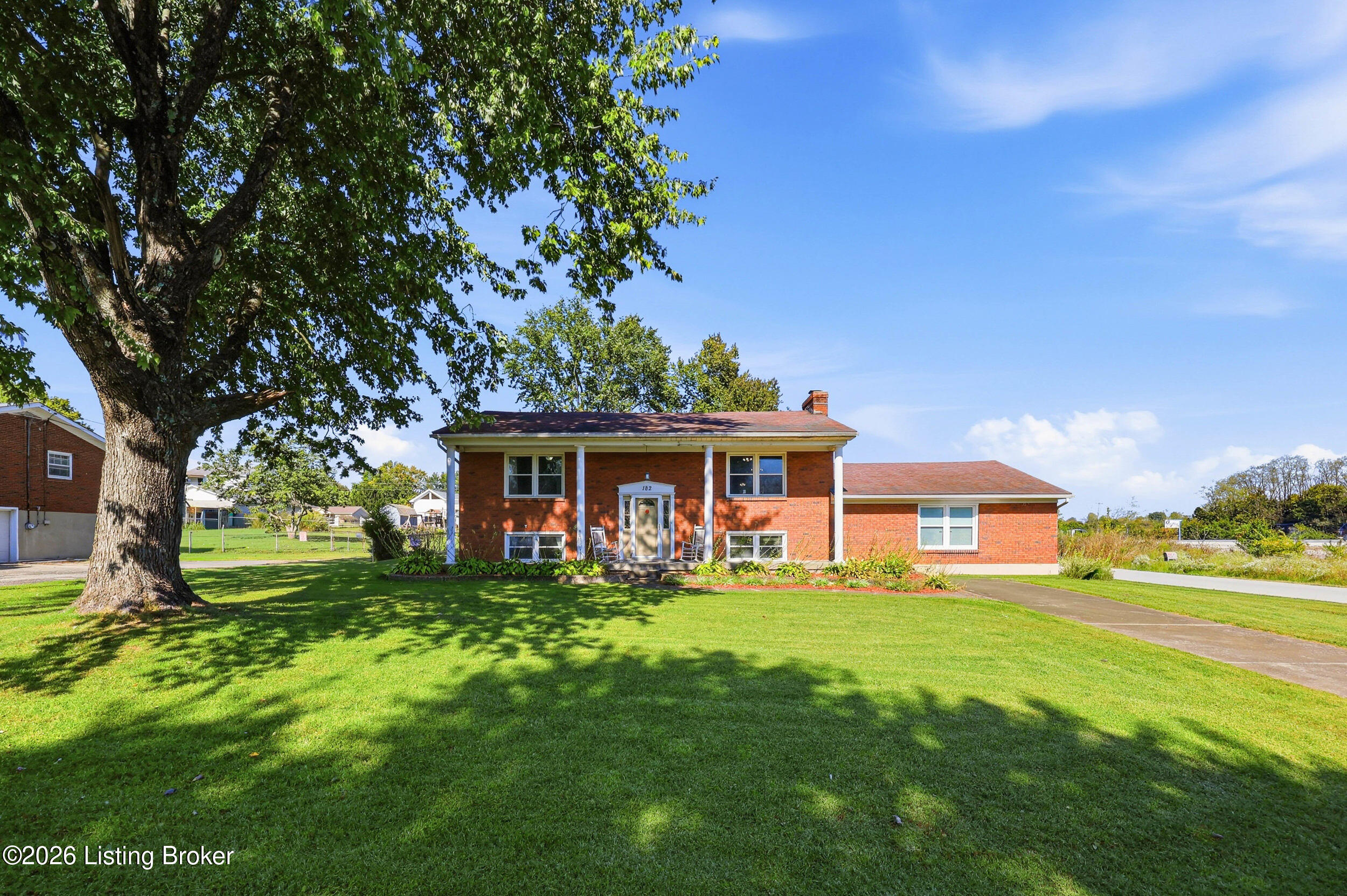 182 Meadowbrook Dr Property Photo 2