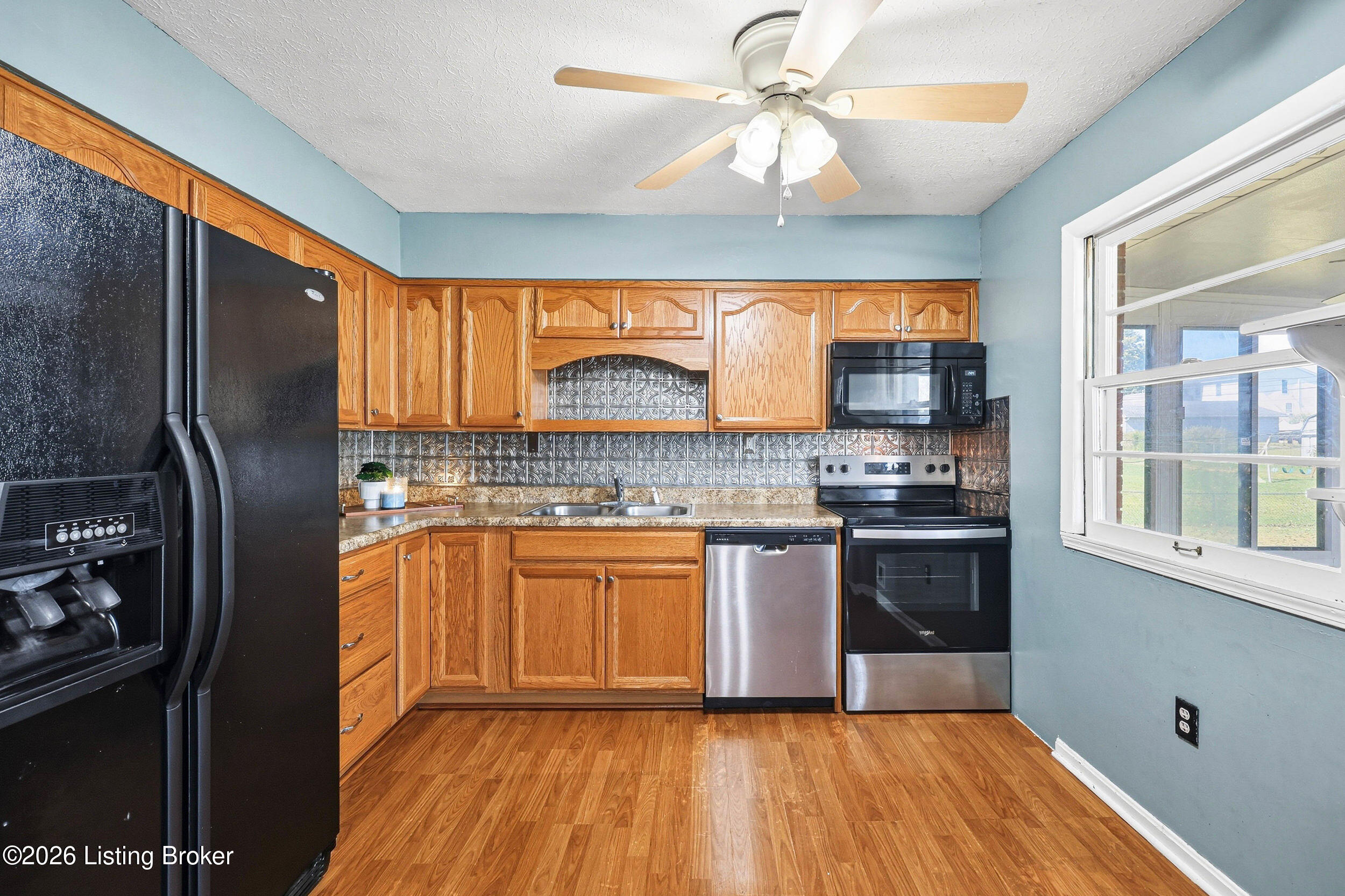 182 Meadowbrook Dr Property Photo 7