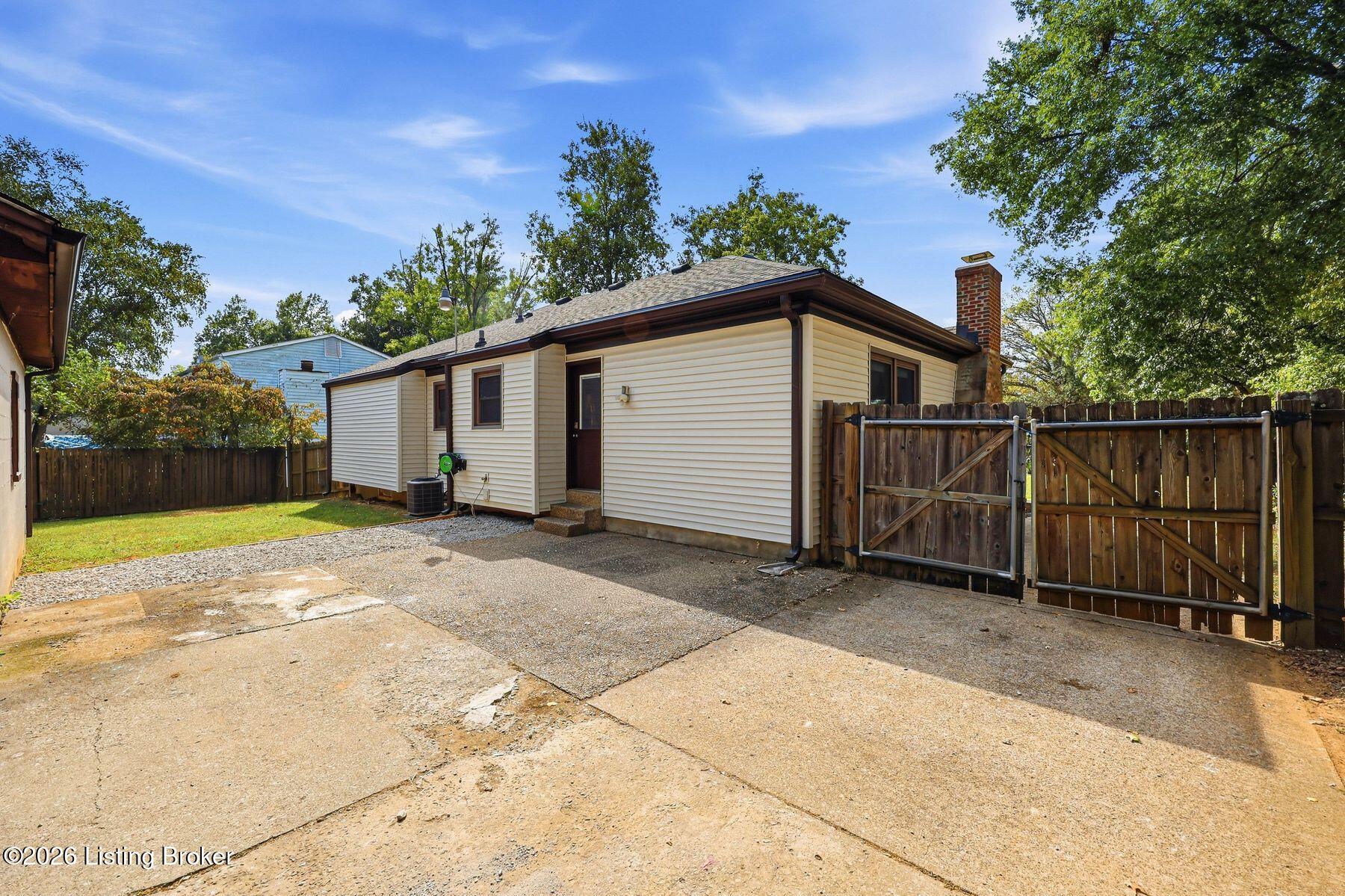 4607 Haeringdon Dr Property Photo 24
