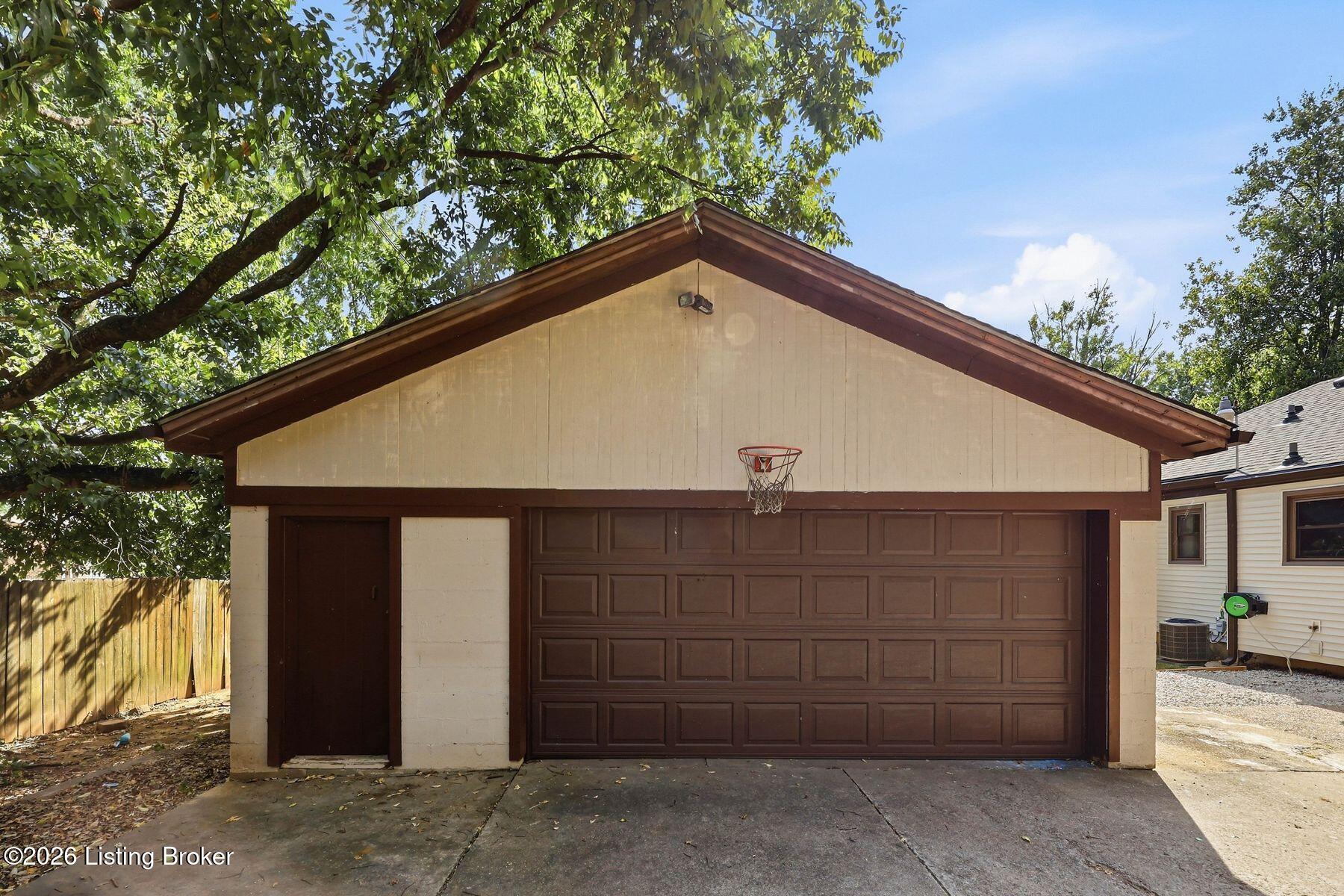 4607 Haeringdon Dr Property Photo 25