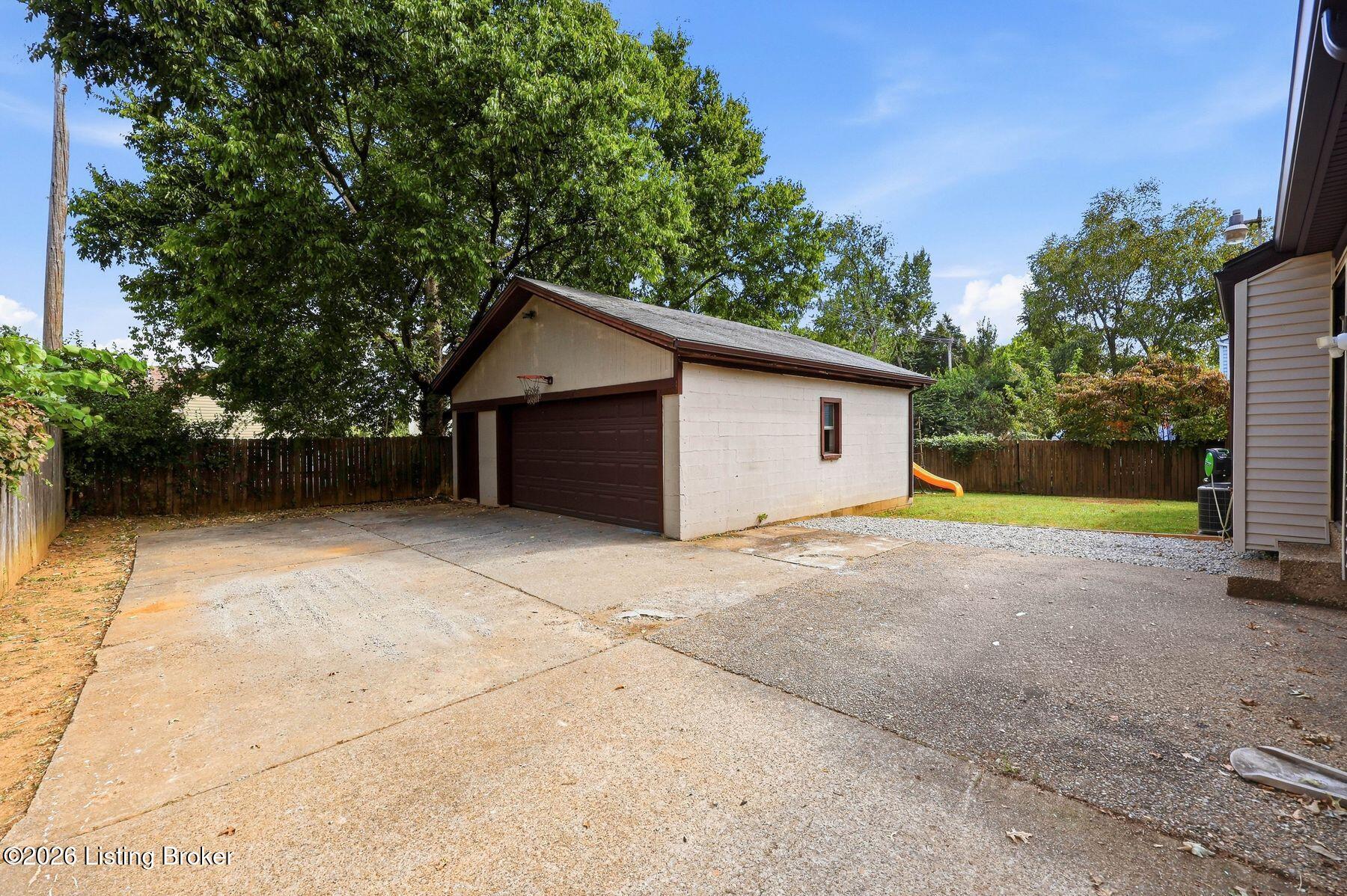 4607 Haeringdon Dr Property Photo 66