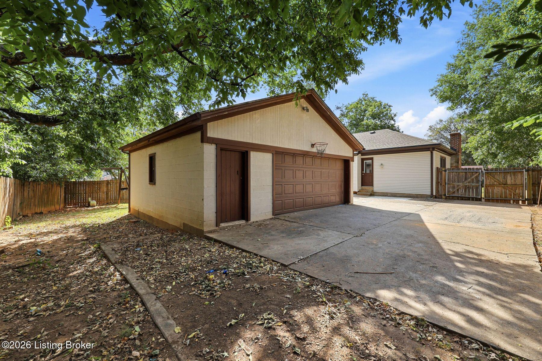 4607 Haeringdon Dr Property Photo 67