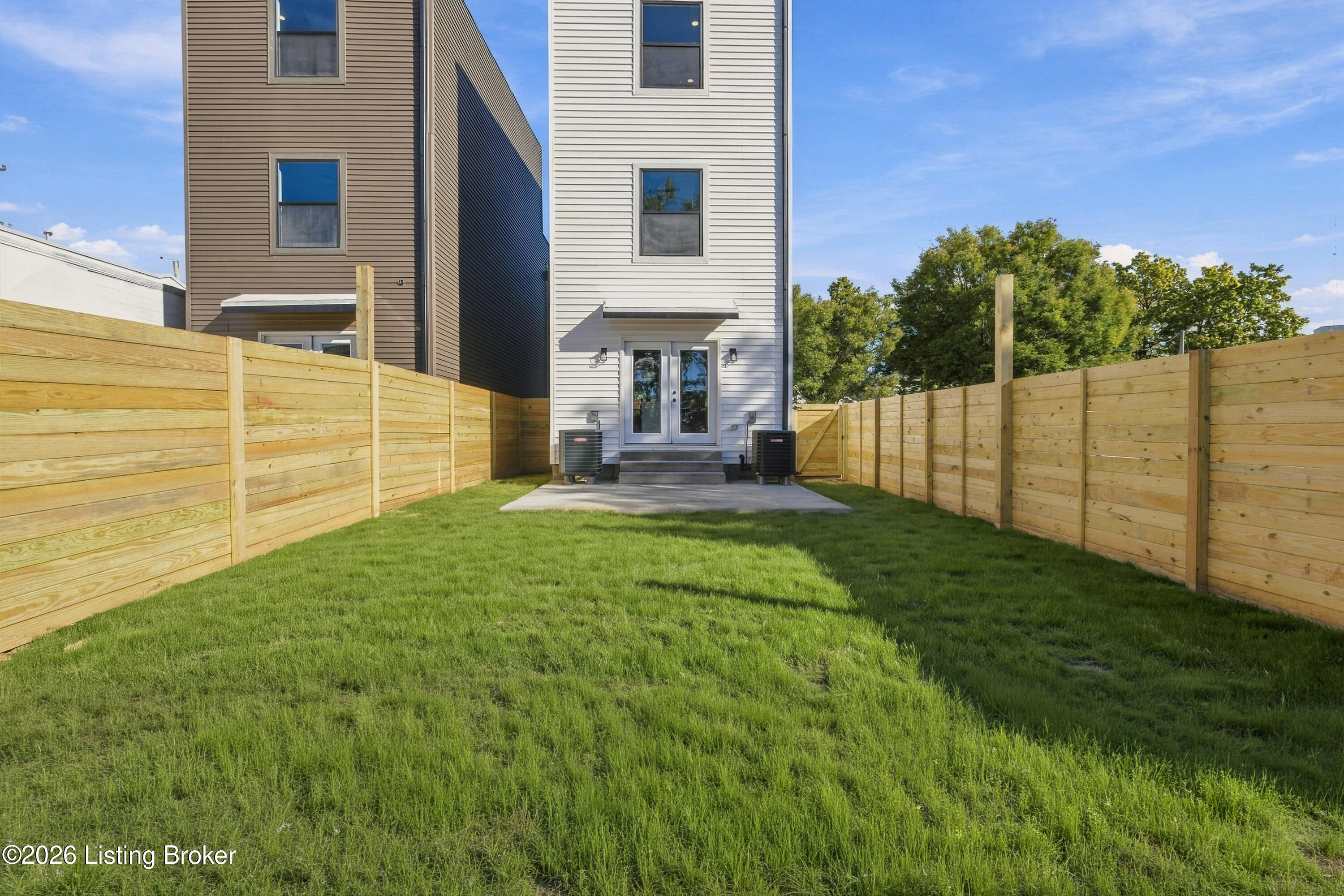1008 E Muhammad Ali Blvd Property Photo 35