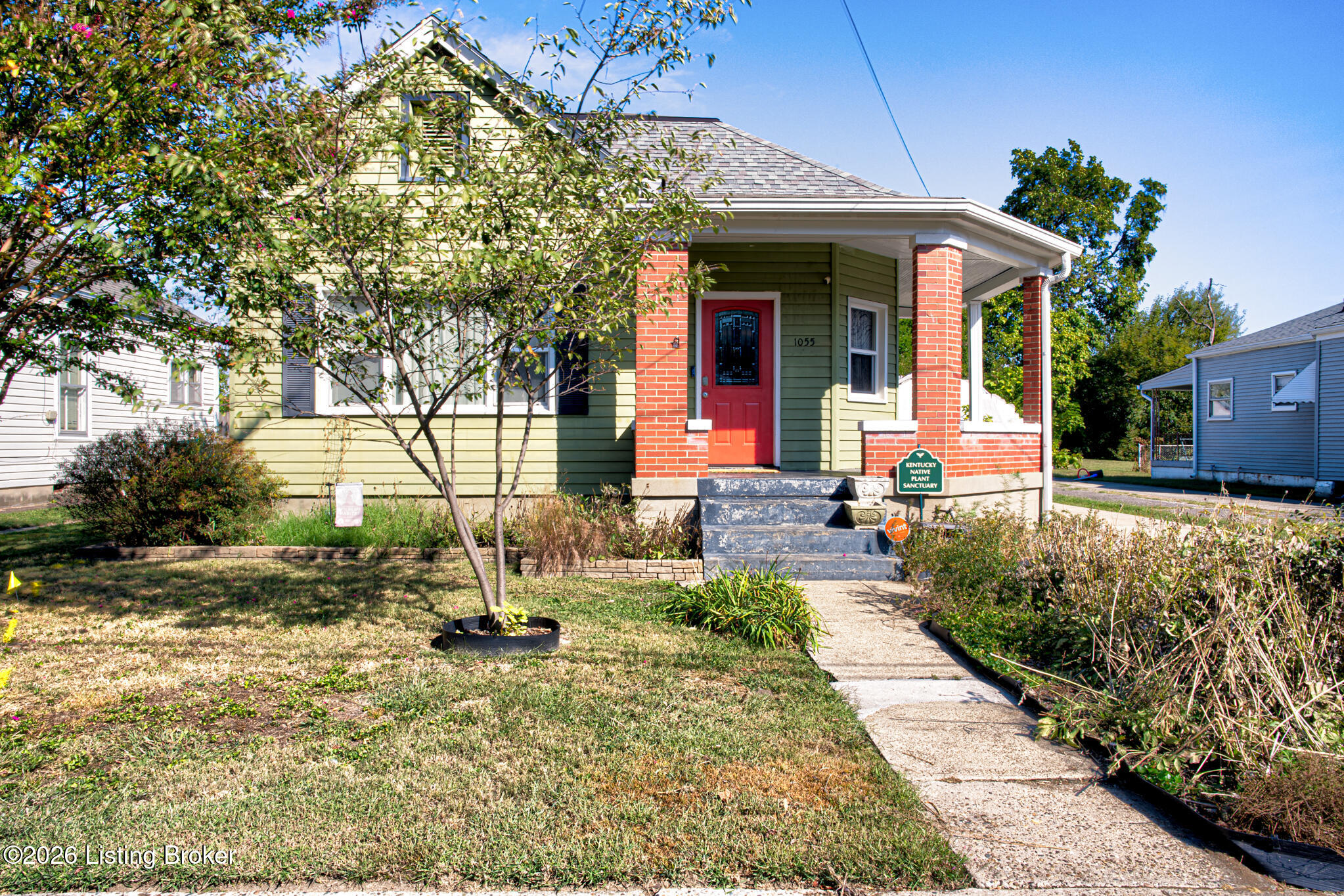 1055 Lynnhurst Ave Property Photo 1