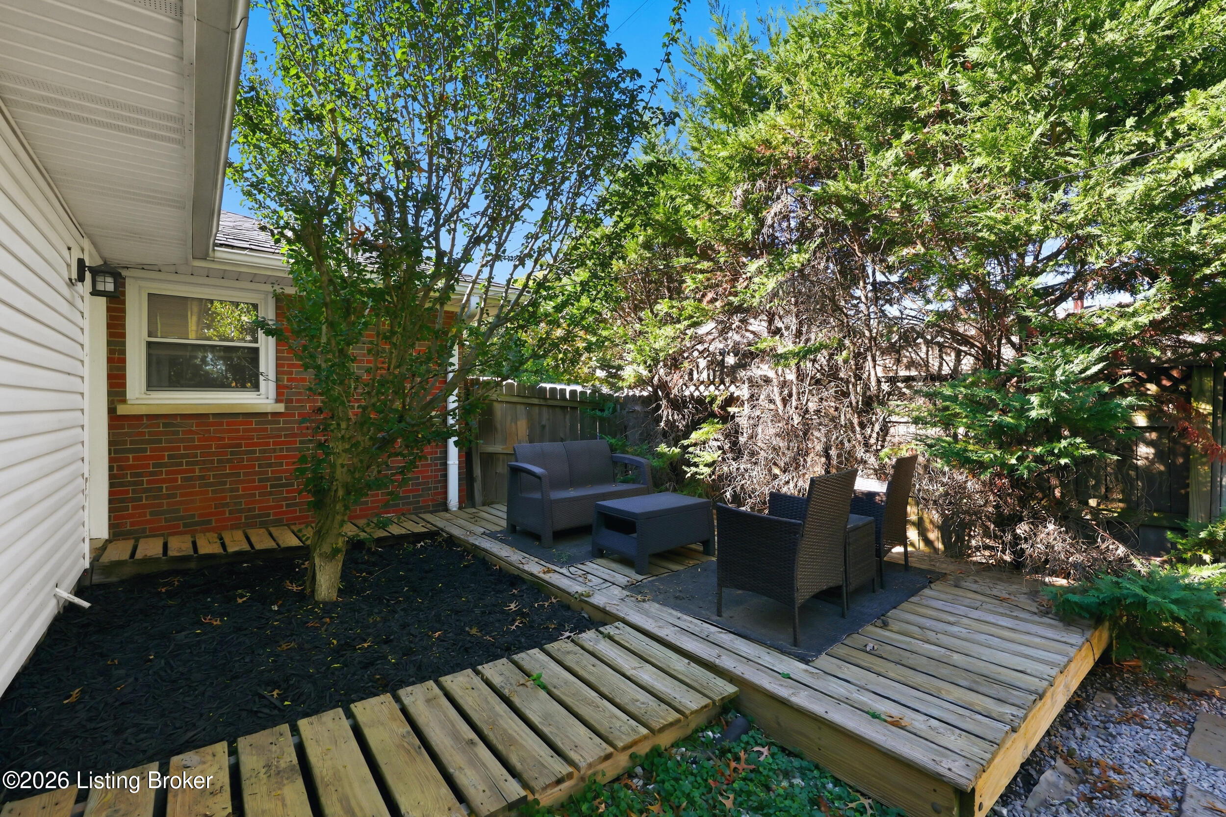 1028 Camellia Dr Property Photo 25