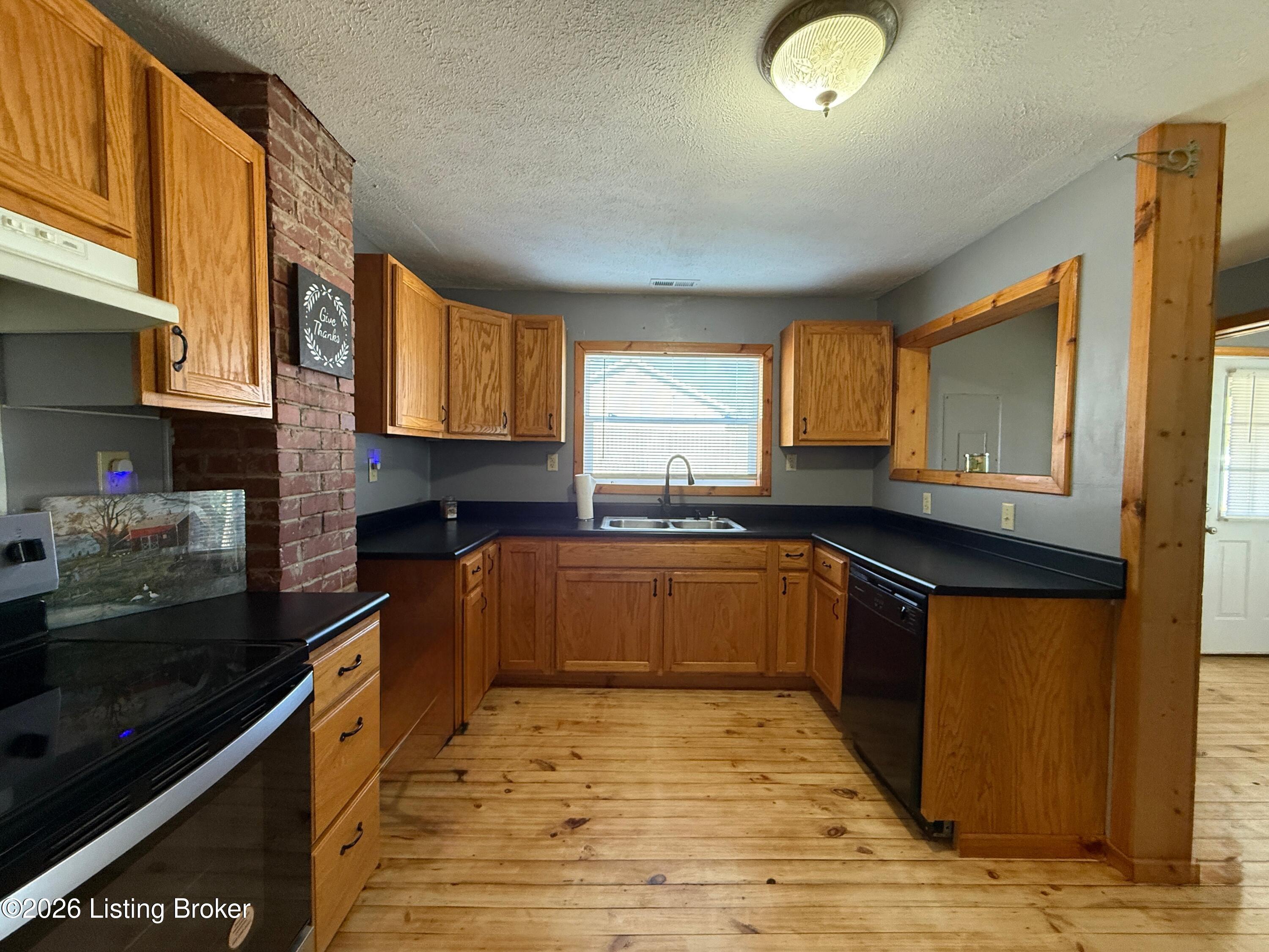 411 Hardin St Property Photo 23