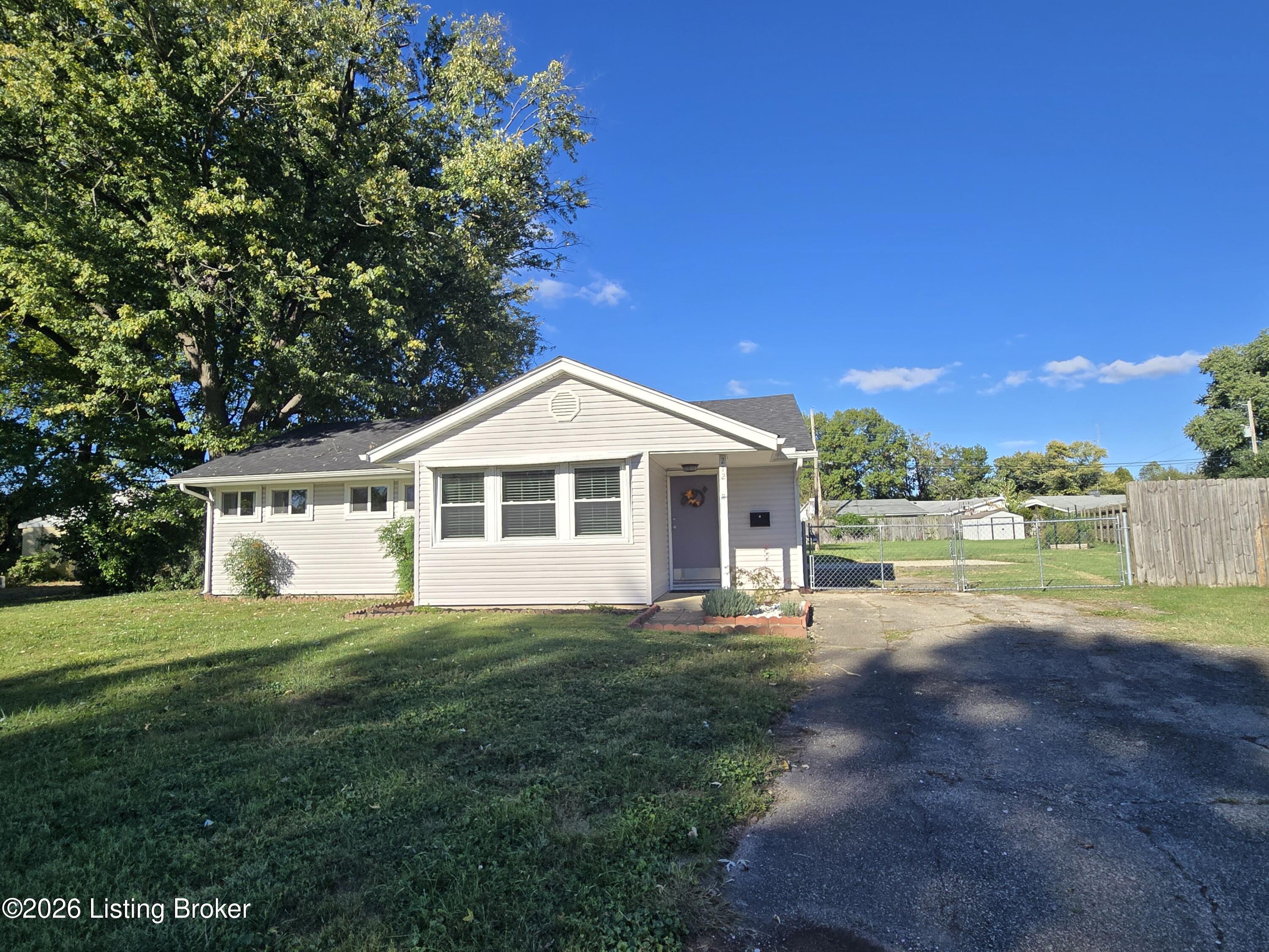 212 Welburn Dr Property Photo 1