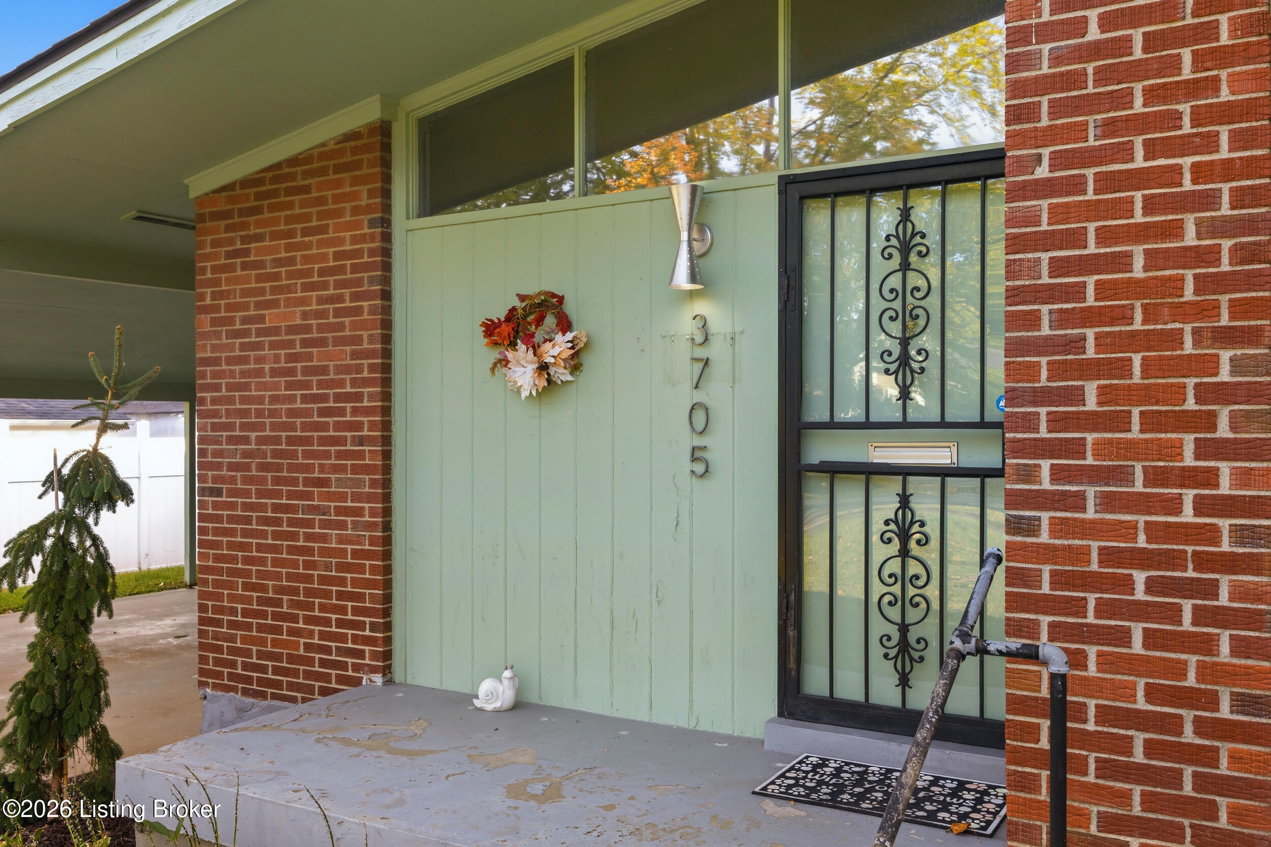3705 Glen Oak Dr Property Photo 2