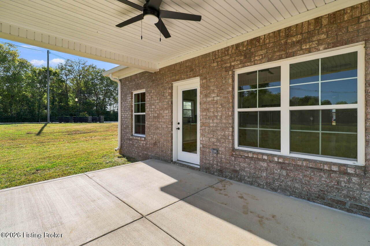 103 Freeman Ave Property Photo 7