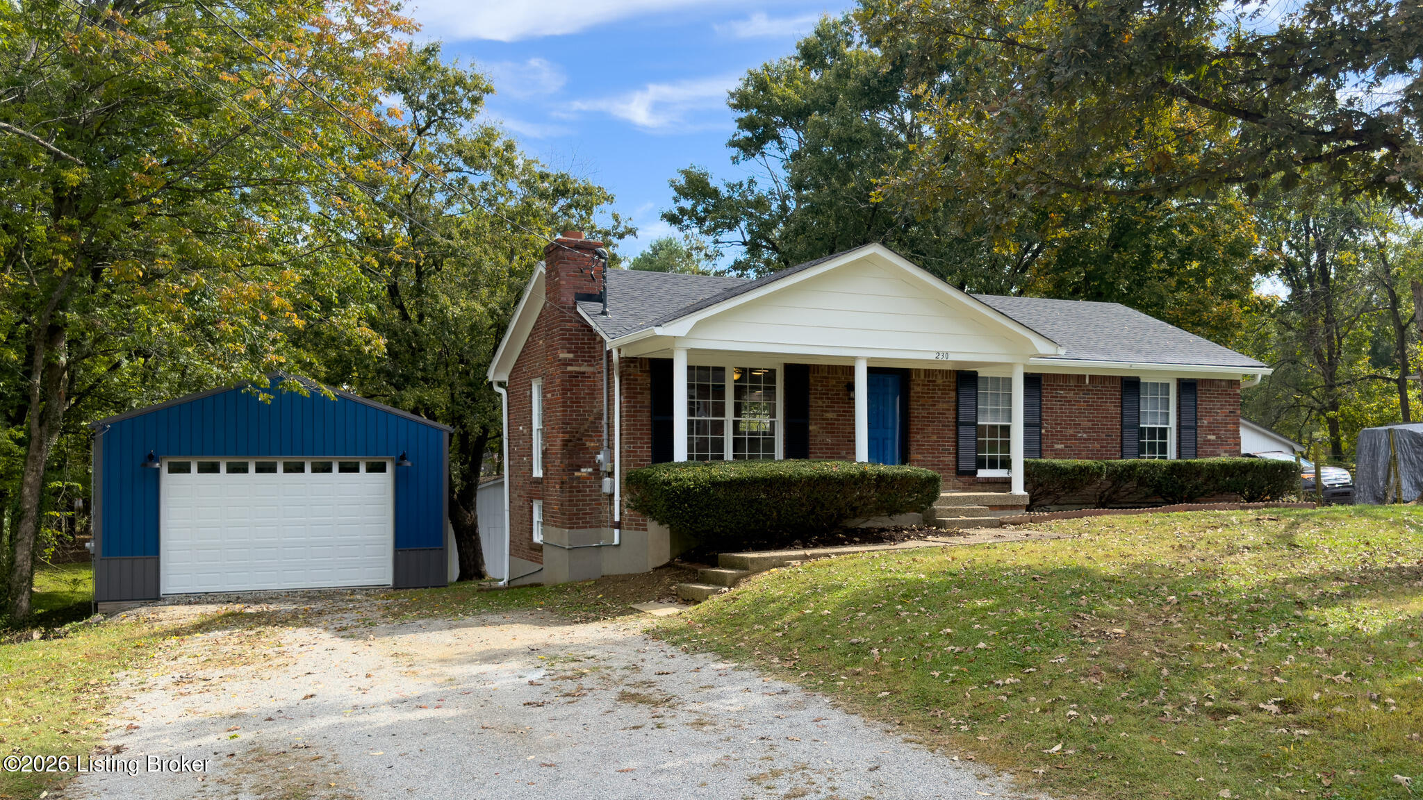 230 Willow Dr Property Photo 1