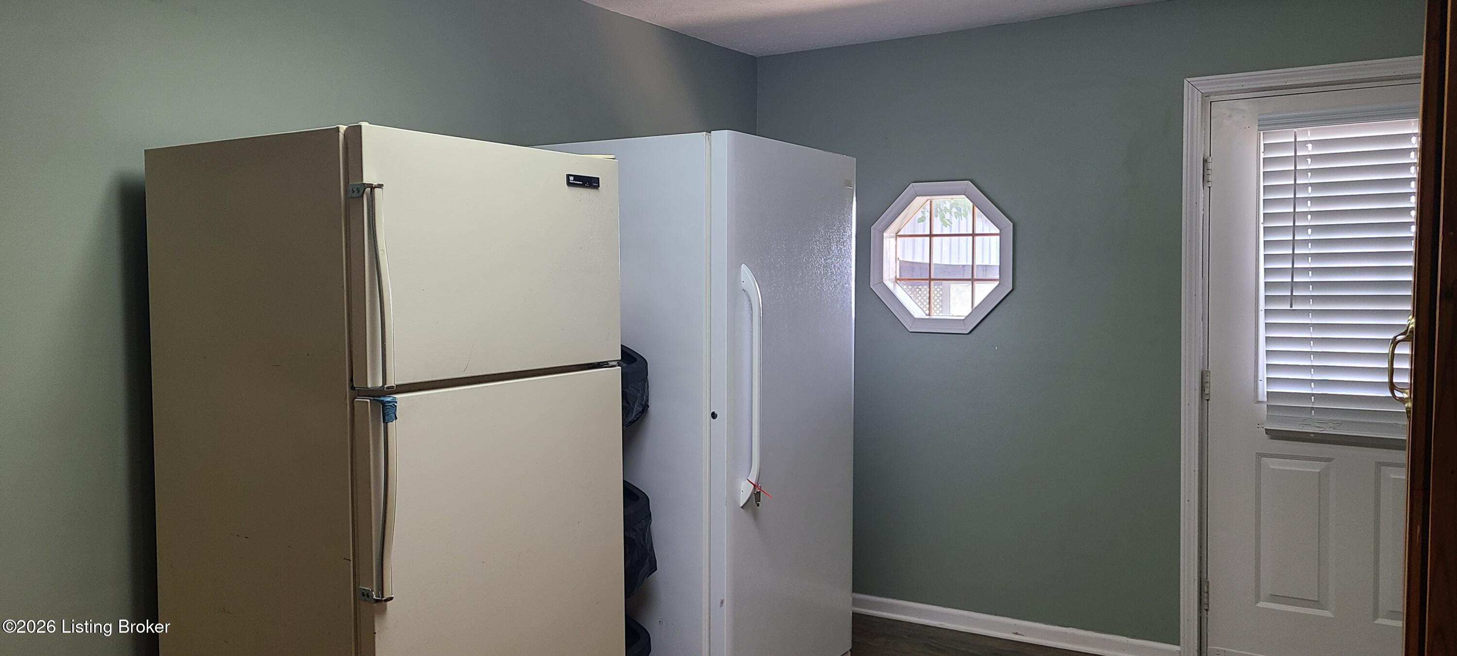 1099 Shady Ln Property Photo 16