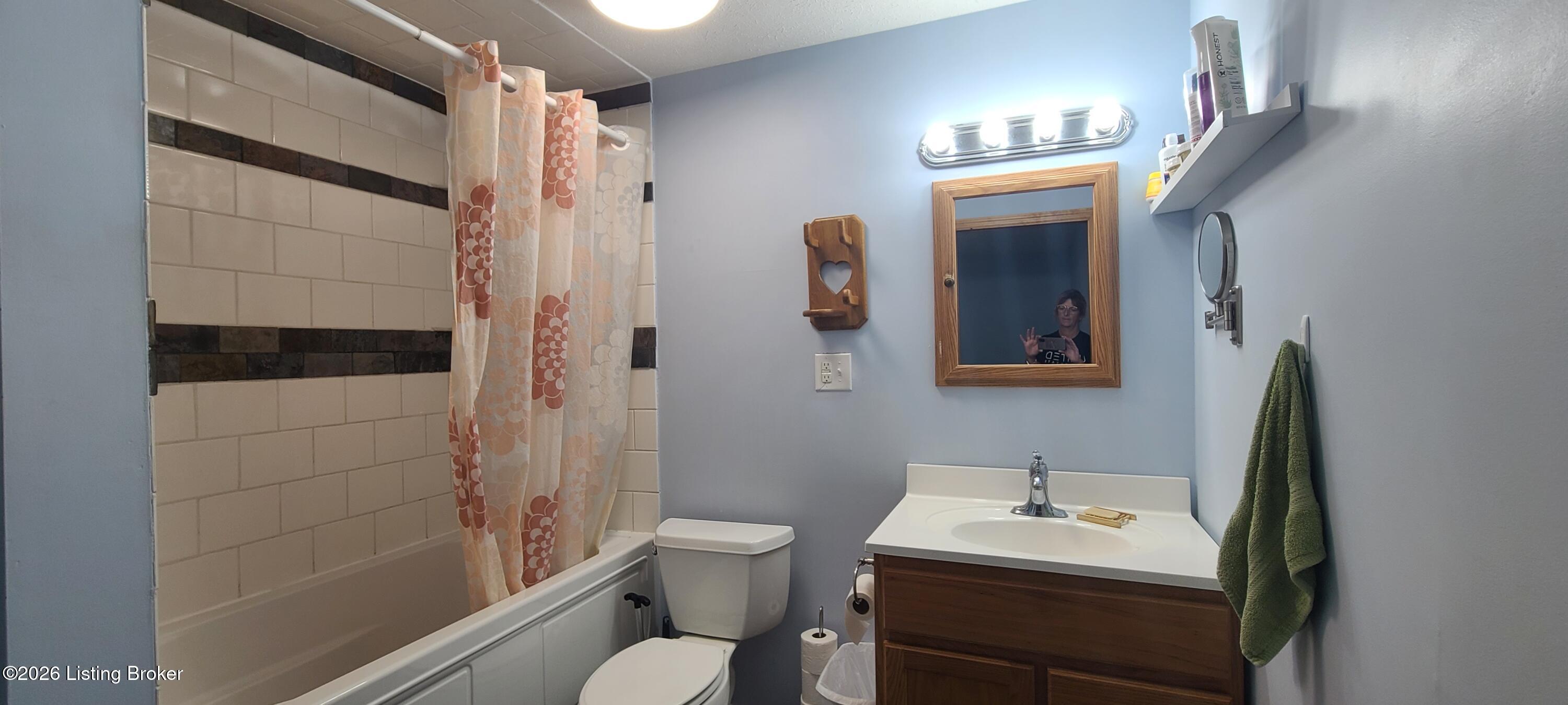 1099 Shady Ln Property Photo 24