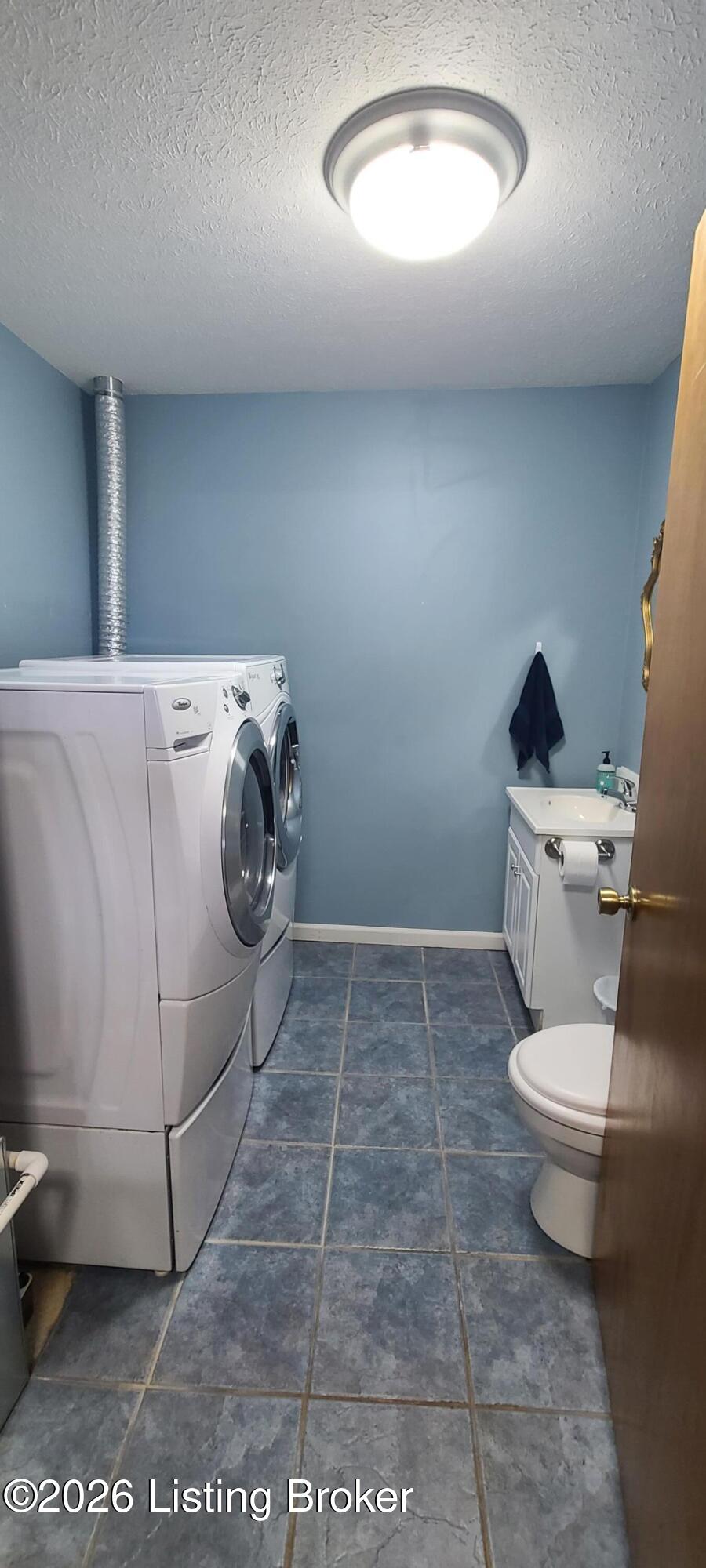 1099 Shady Ln Property Photo 29