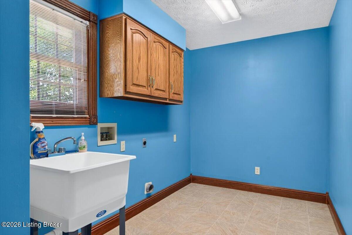 653 Lone Valley Rd Property Photo 17