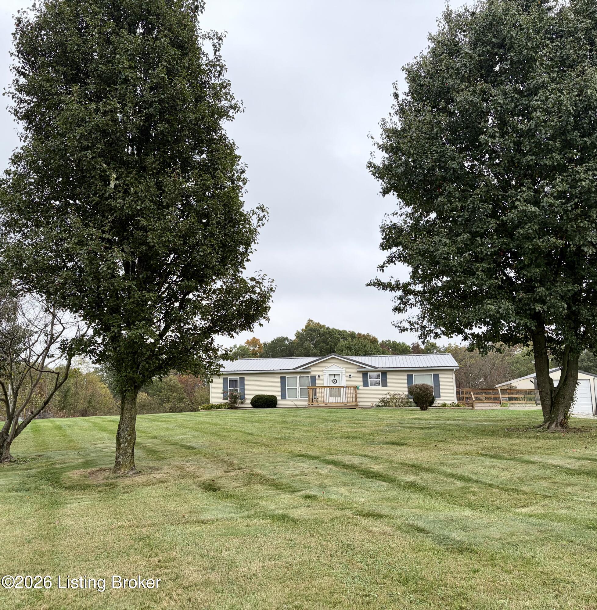 352 Devin Dr Property Photo 3
