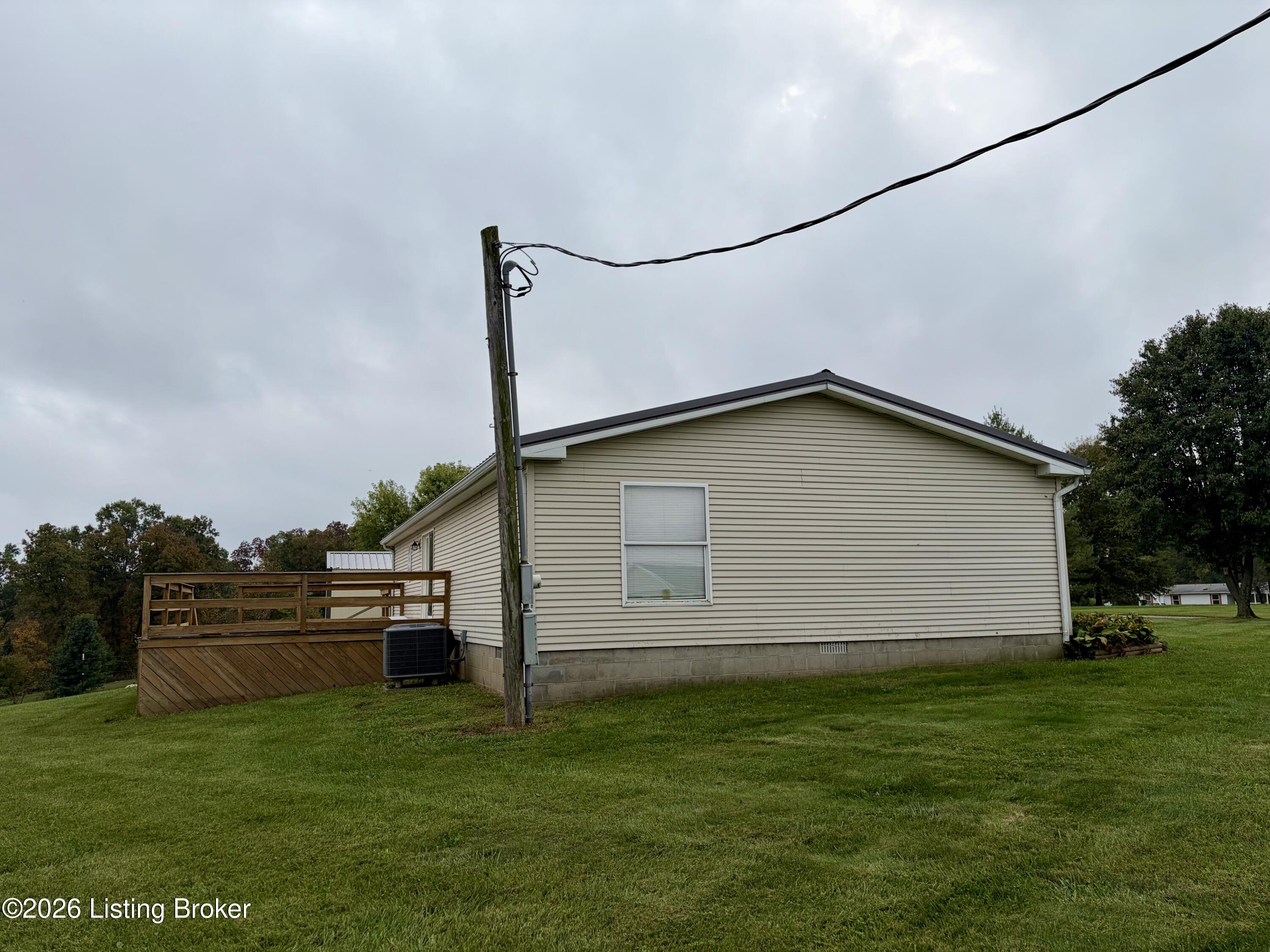 352 Devin Dr Property Photo 4