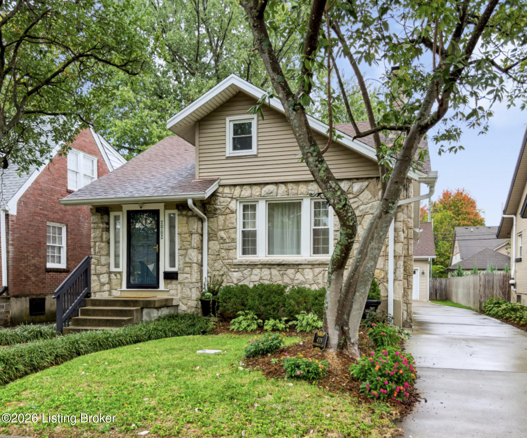 419 Wendover Ave Property Photo 1