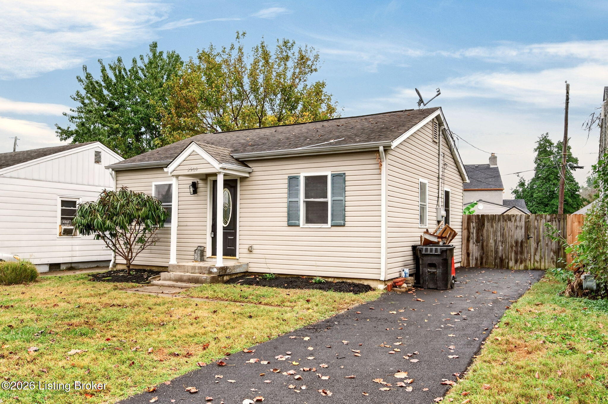 2505 Catawba Ln Property Photo 1