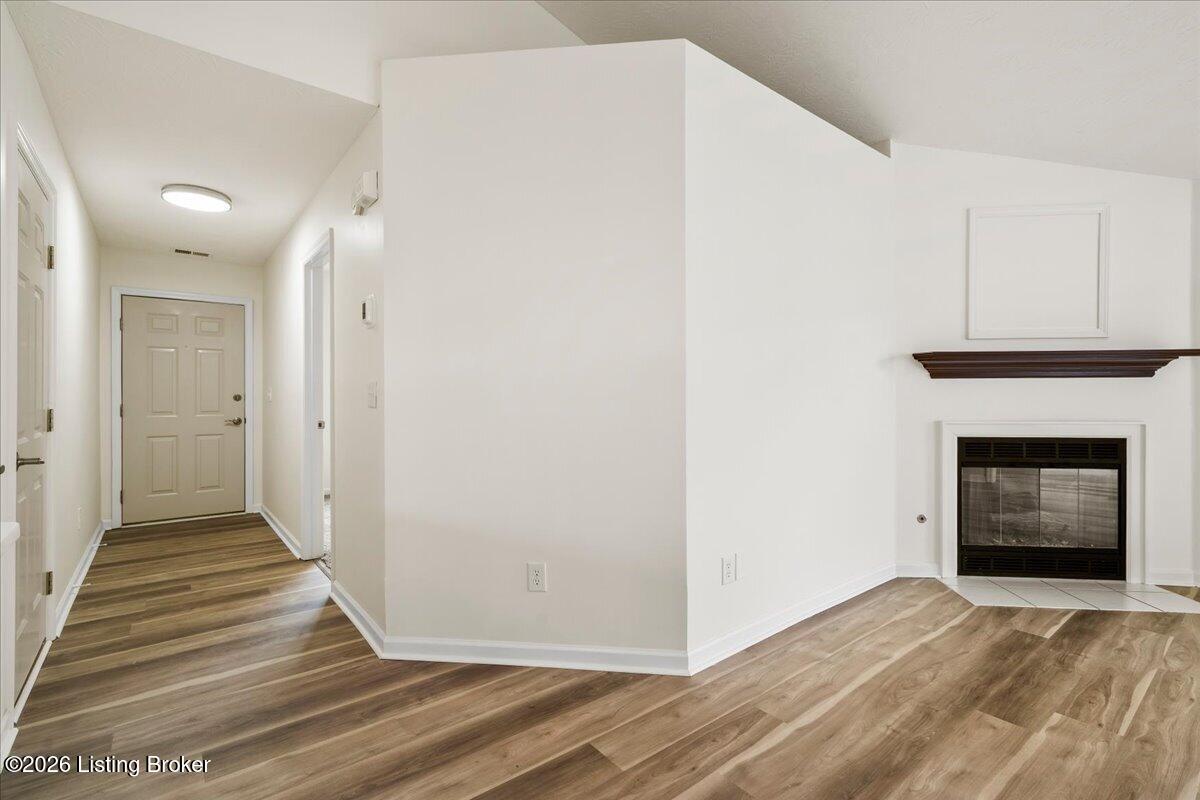 1172 Red Stone Dr Property Photo 3