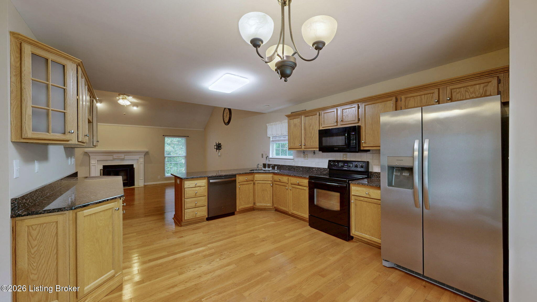3002 Log Cabin Ct Property Photo 14