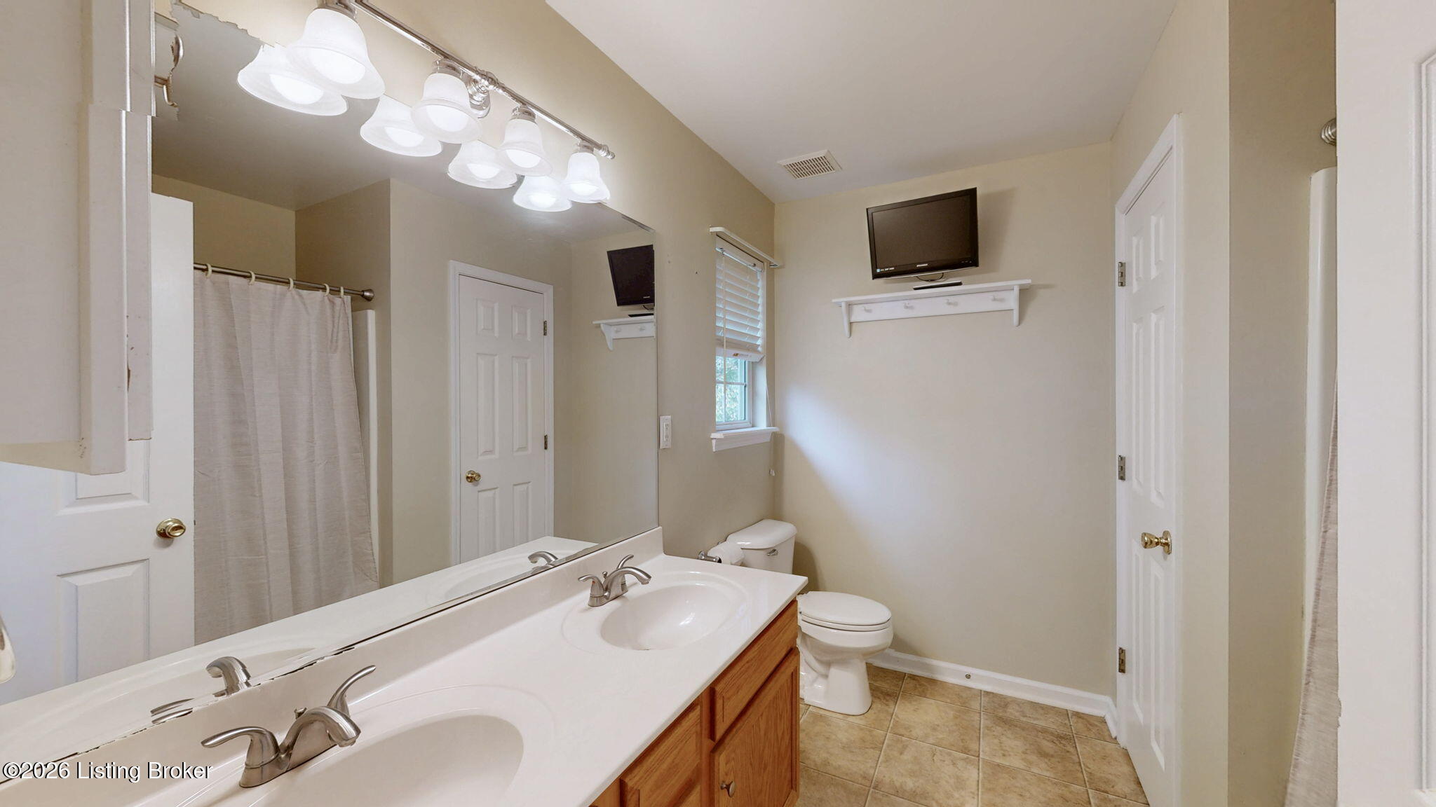 3002 Log Cabin Ct Property Photo 19