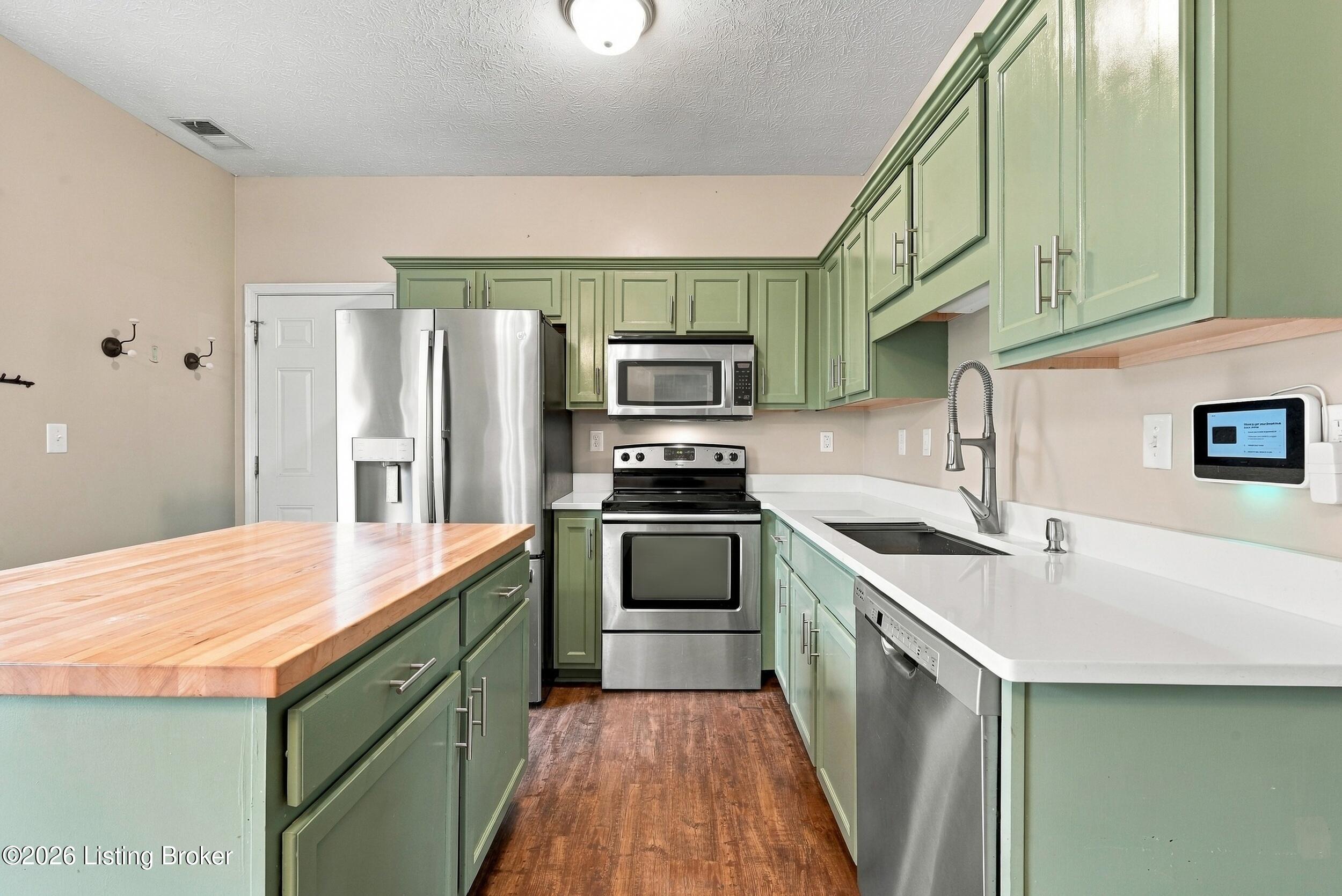 119 Pond Creek Ct Property Photo 8