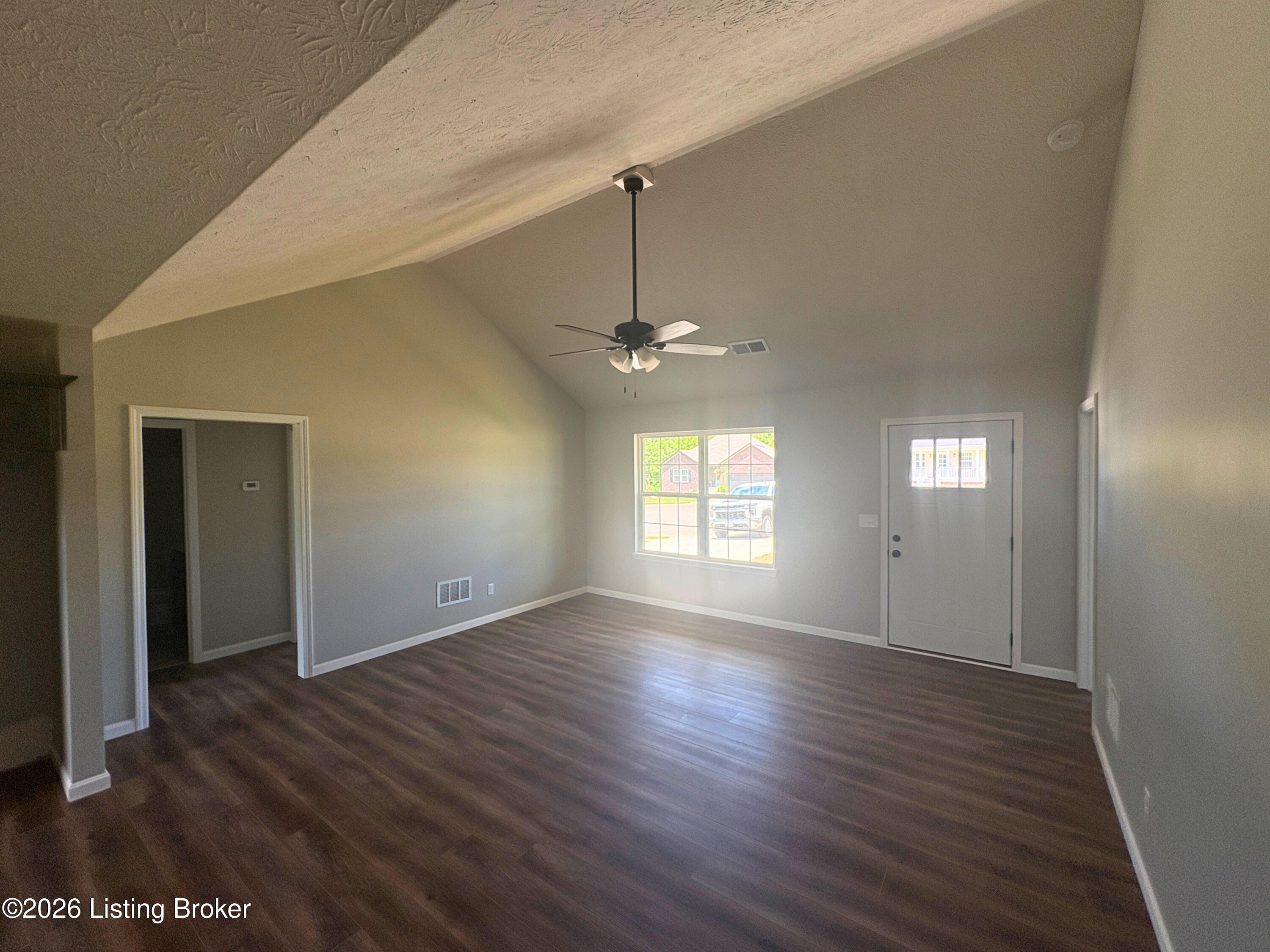 601 Hillcreek Ct Property Photo 7