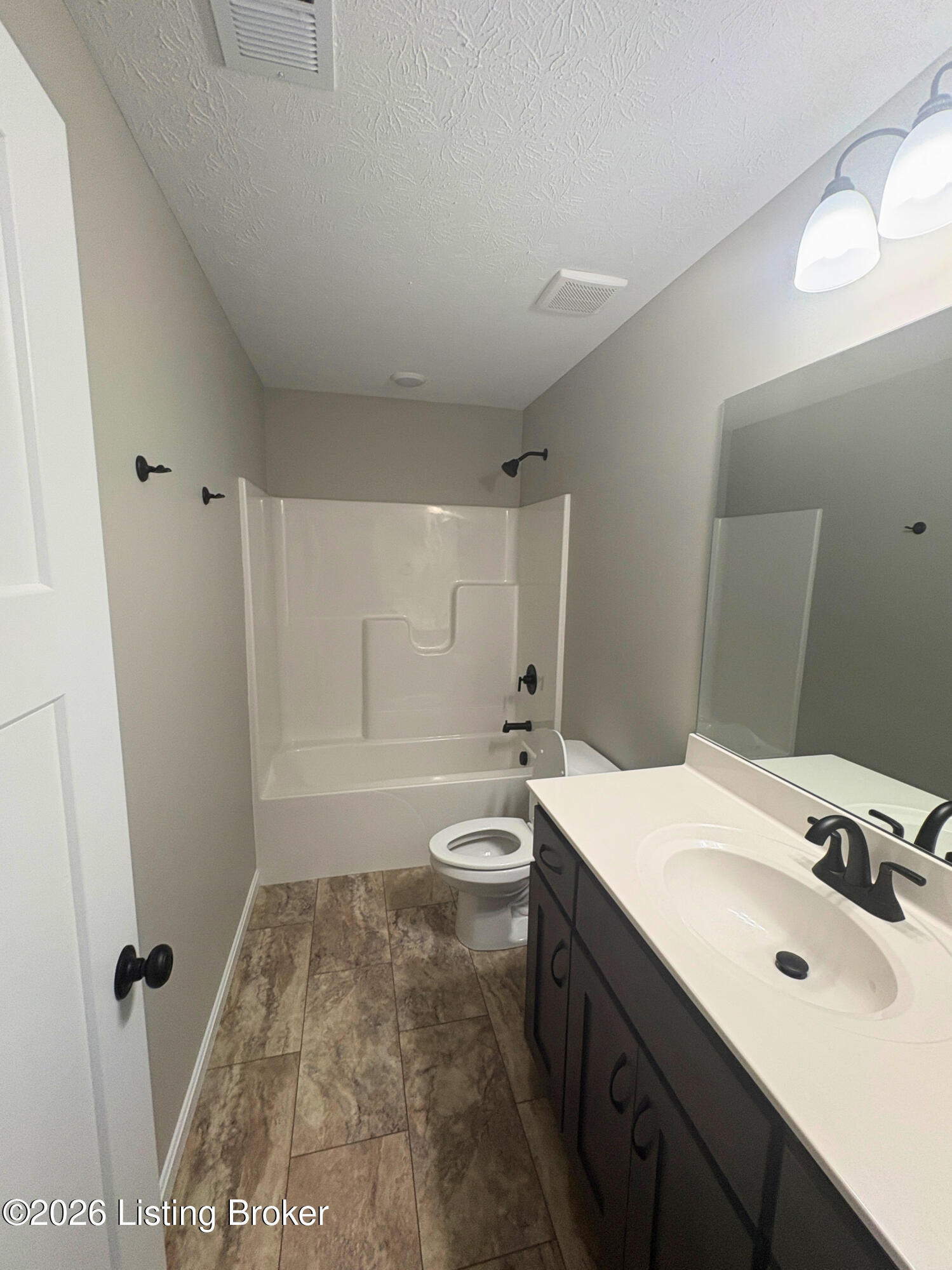 601 Hillcreek Ct Property Photo 9