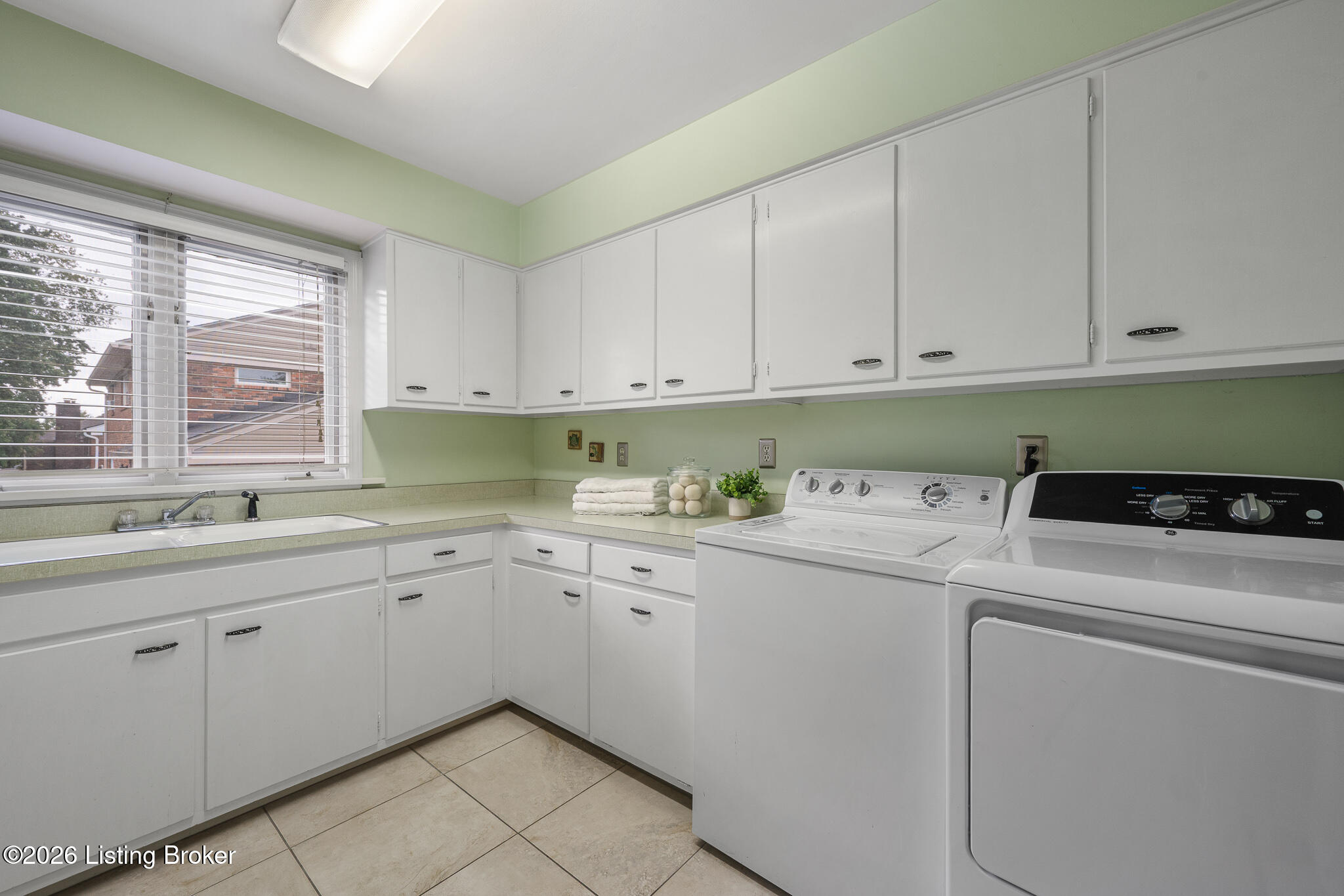 3015 Hayfield Dr Property Photo 25
