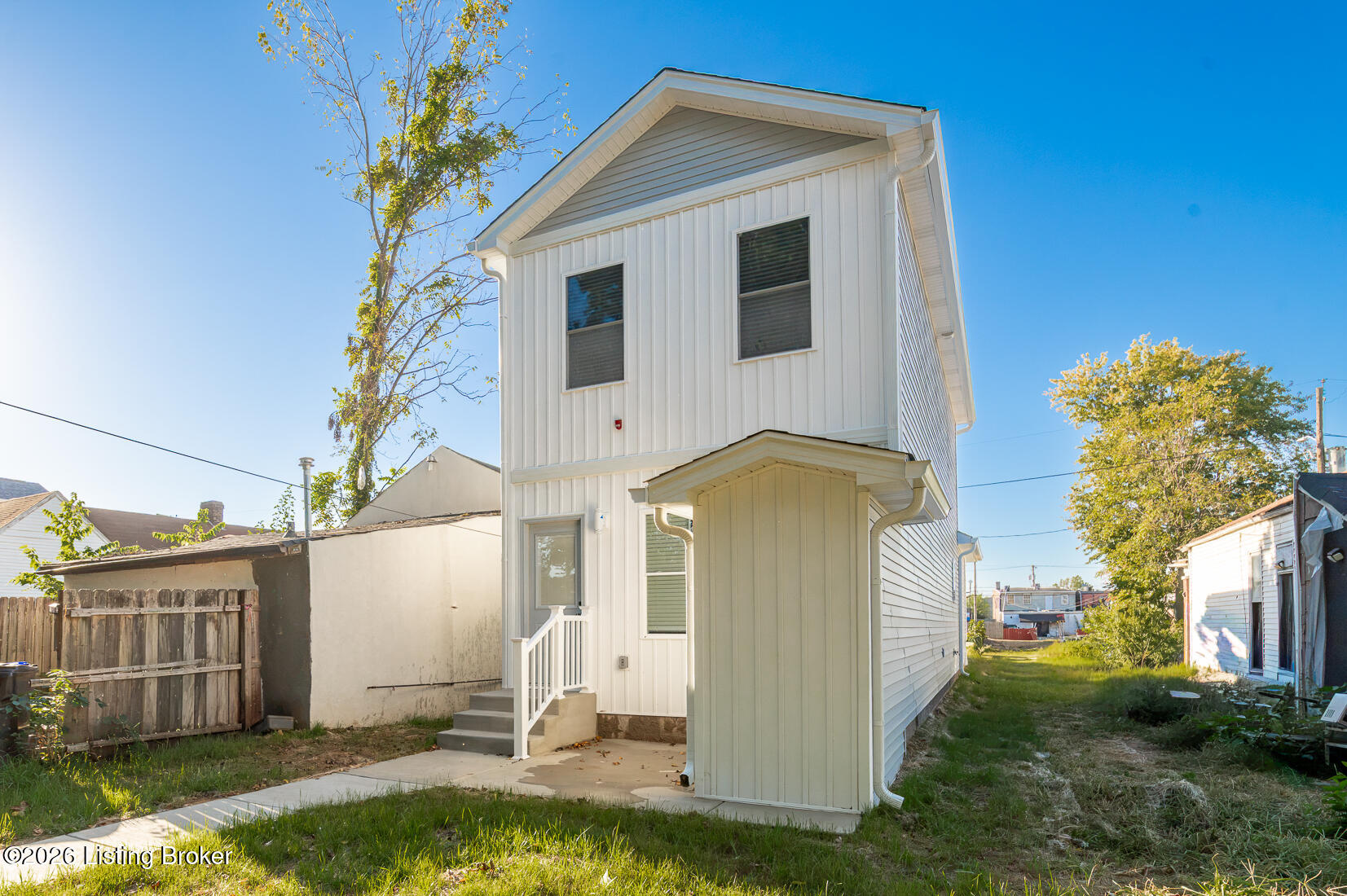 2523 Elliott Ave Property Photo 4