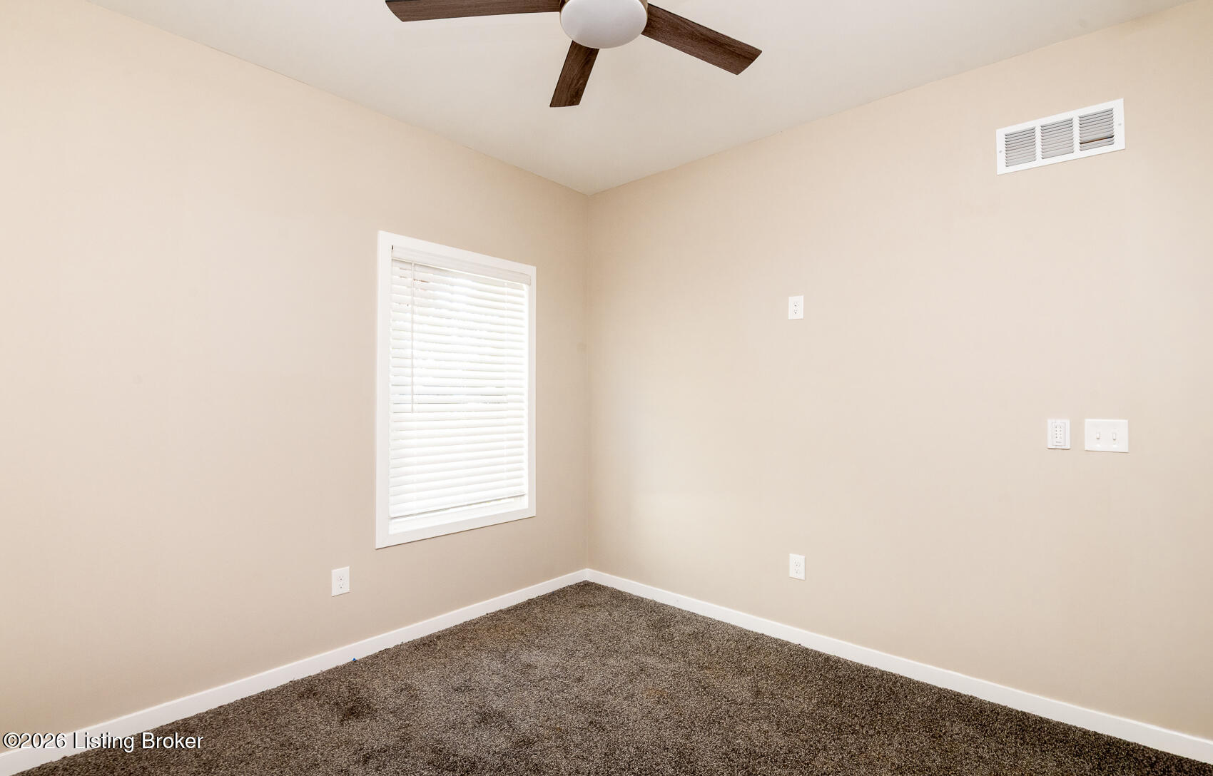 2523 Elliott Ave Property Photo 29