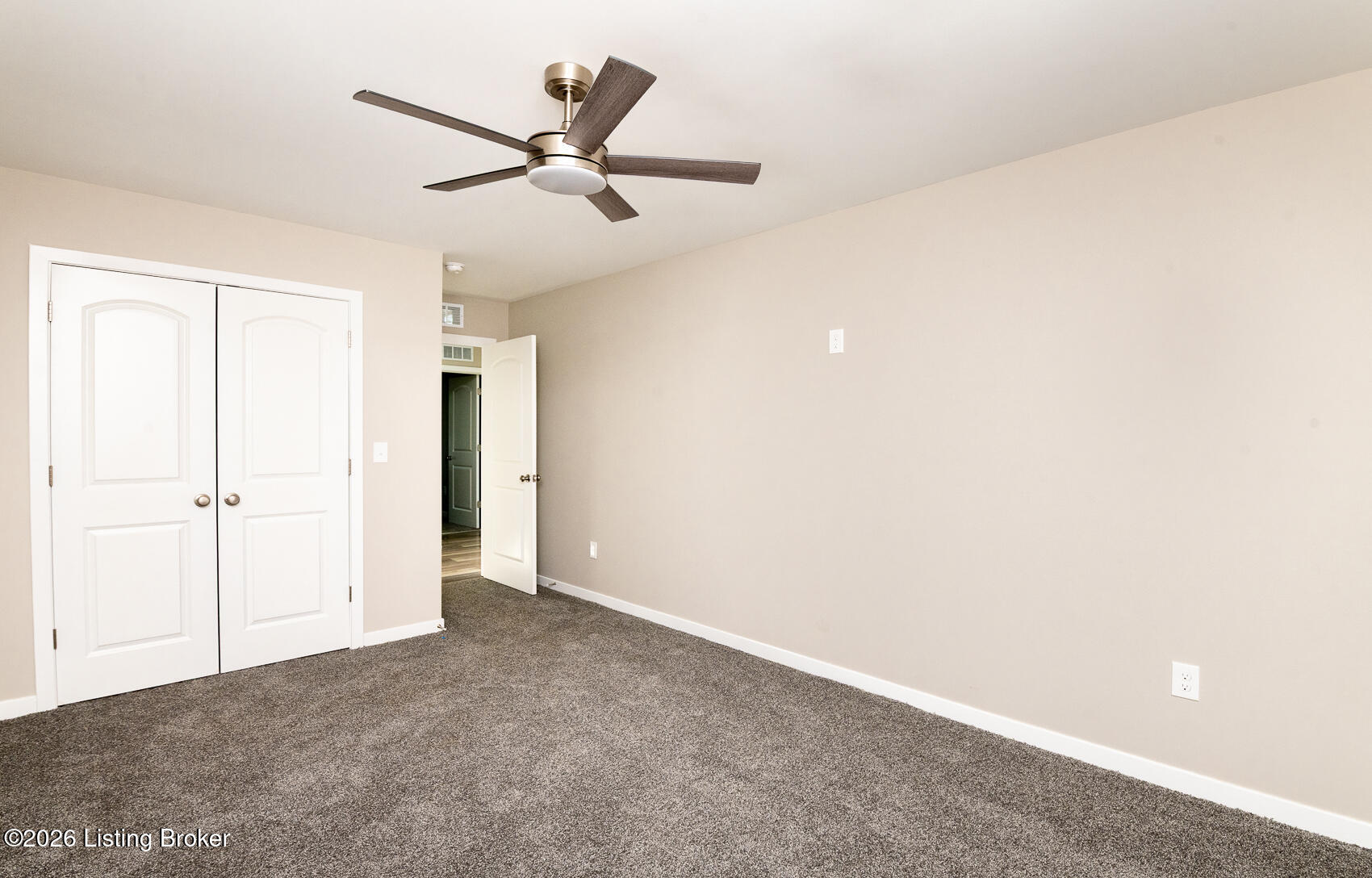 2523 Elliott Ave Property Photo 39