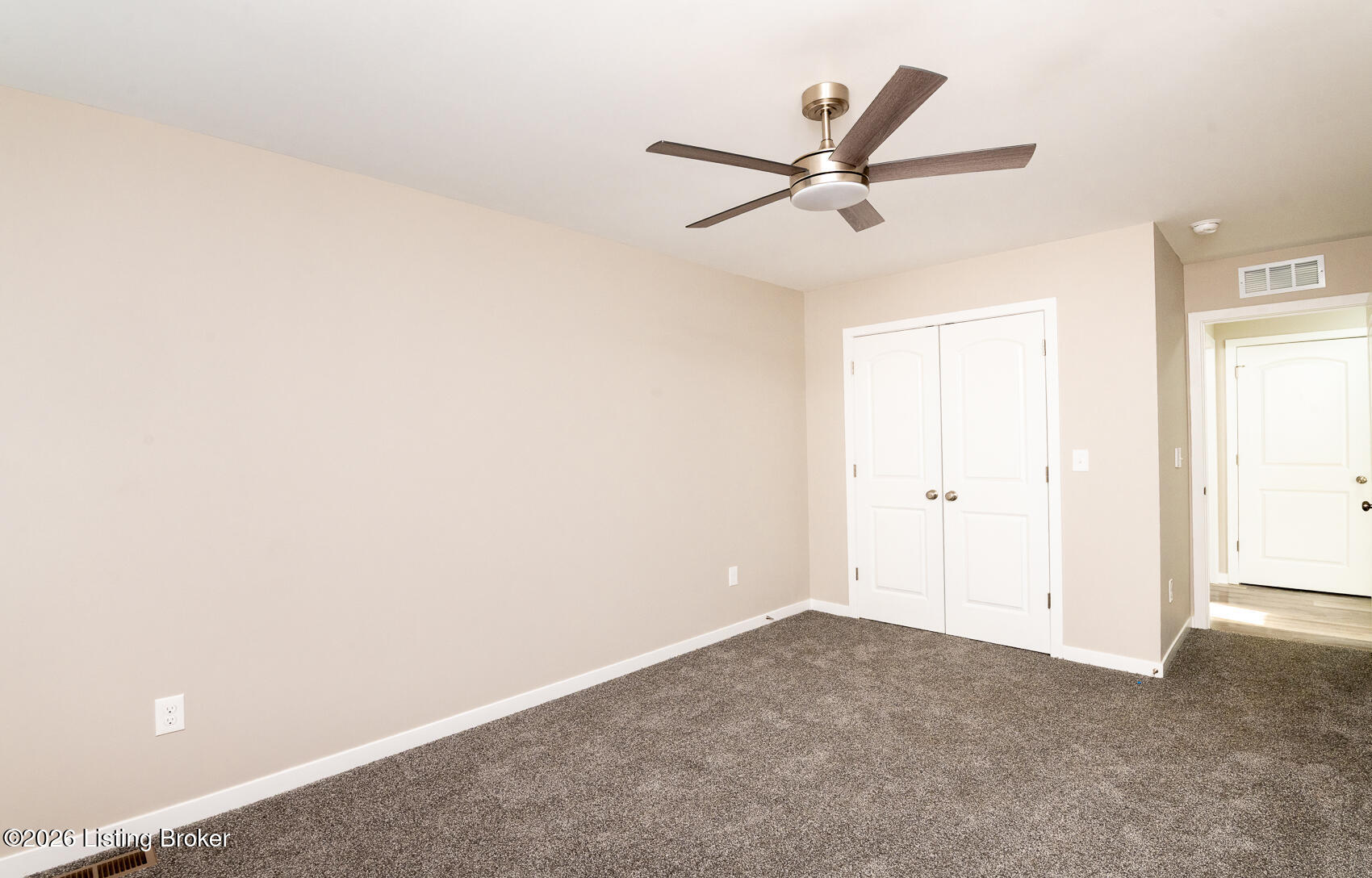 2523 Elliott Ave Property Photo 40