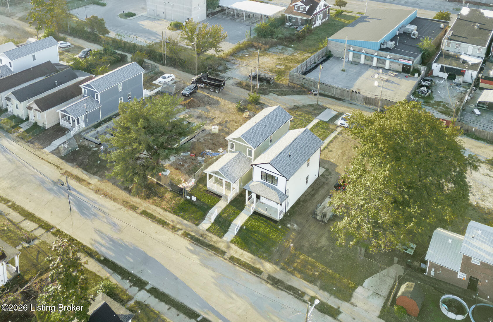 2520 Elliott Ave Property Photo 6