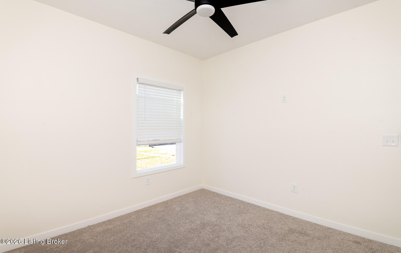 2520 Elliott Ave Property Photo 28