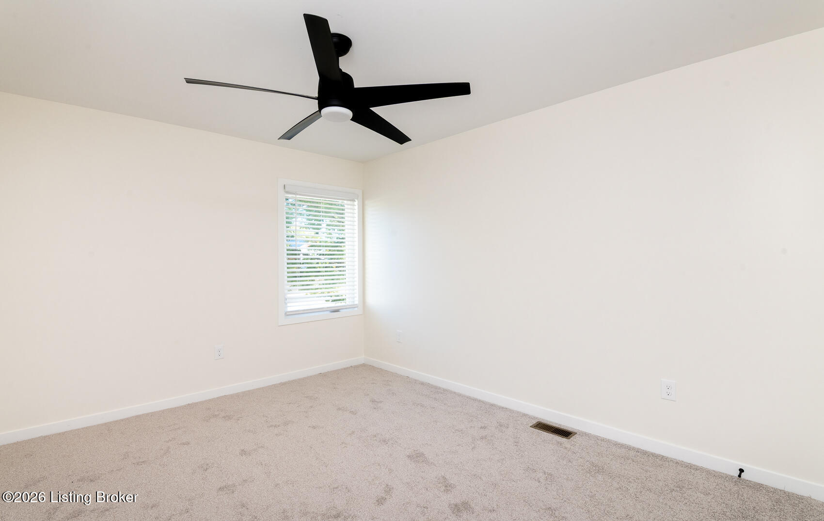 2520 Elliott Ave Property Photo 33