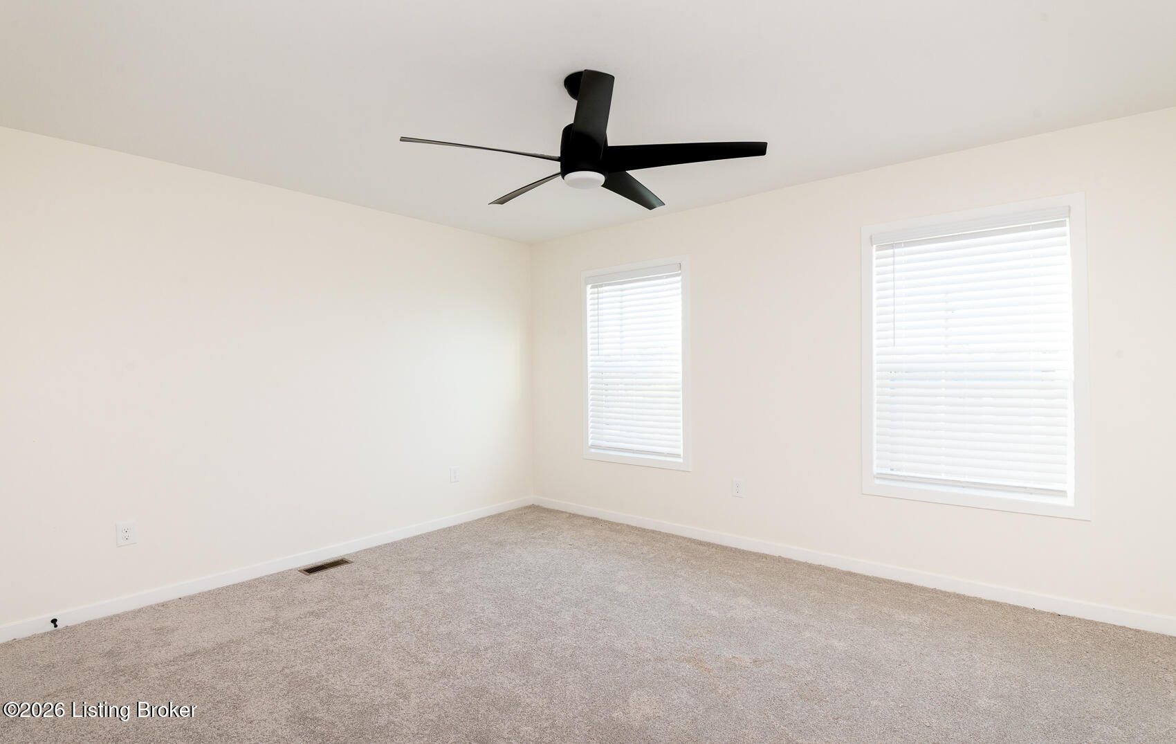 2520 Elliott Ave Property Photo 41