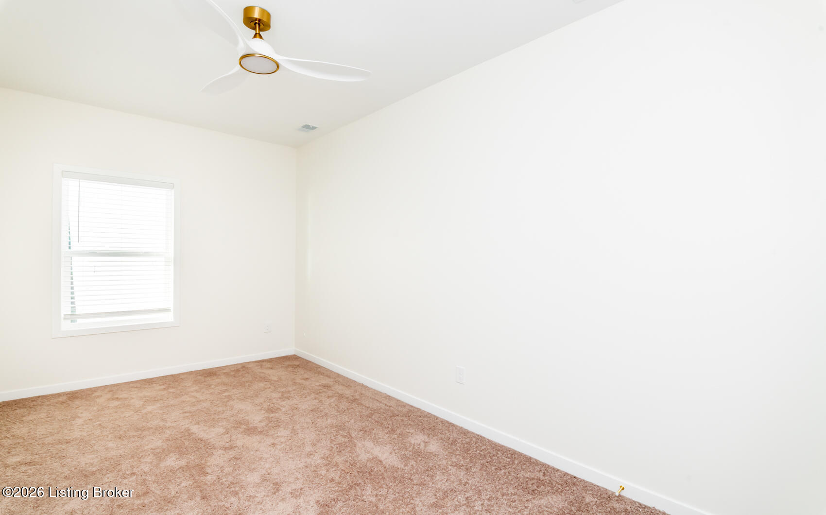 2426 Elliott Ave Property Photo 34