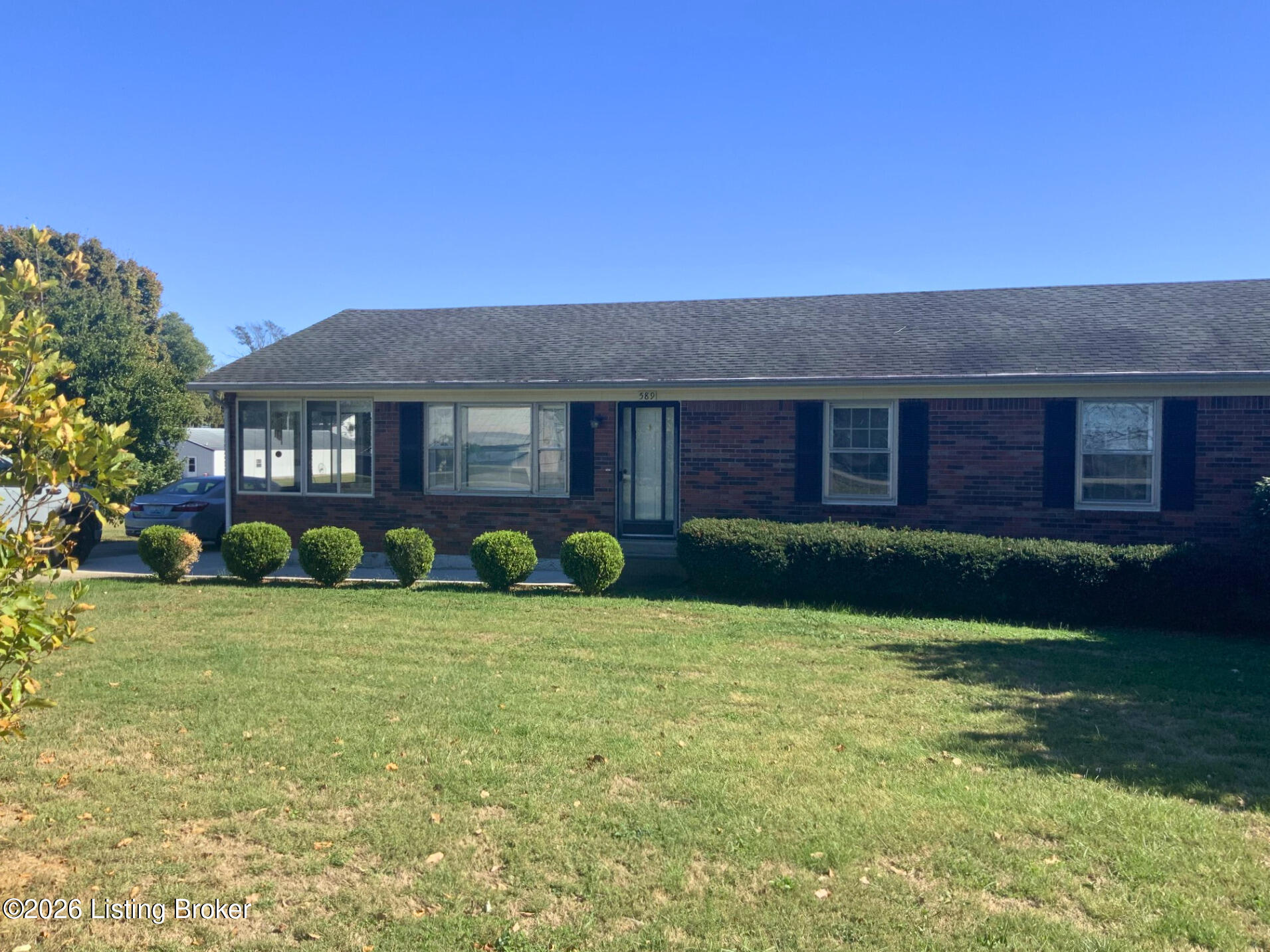 589 Greer Ln Property Photo 1