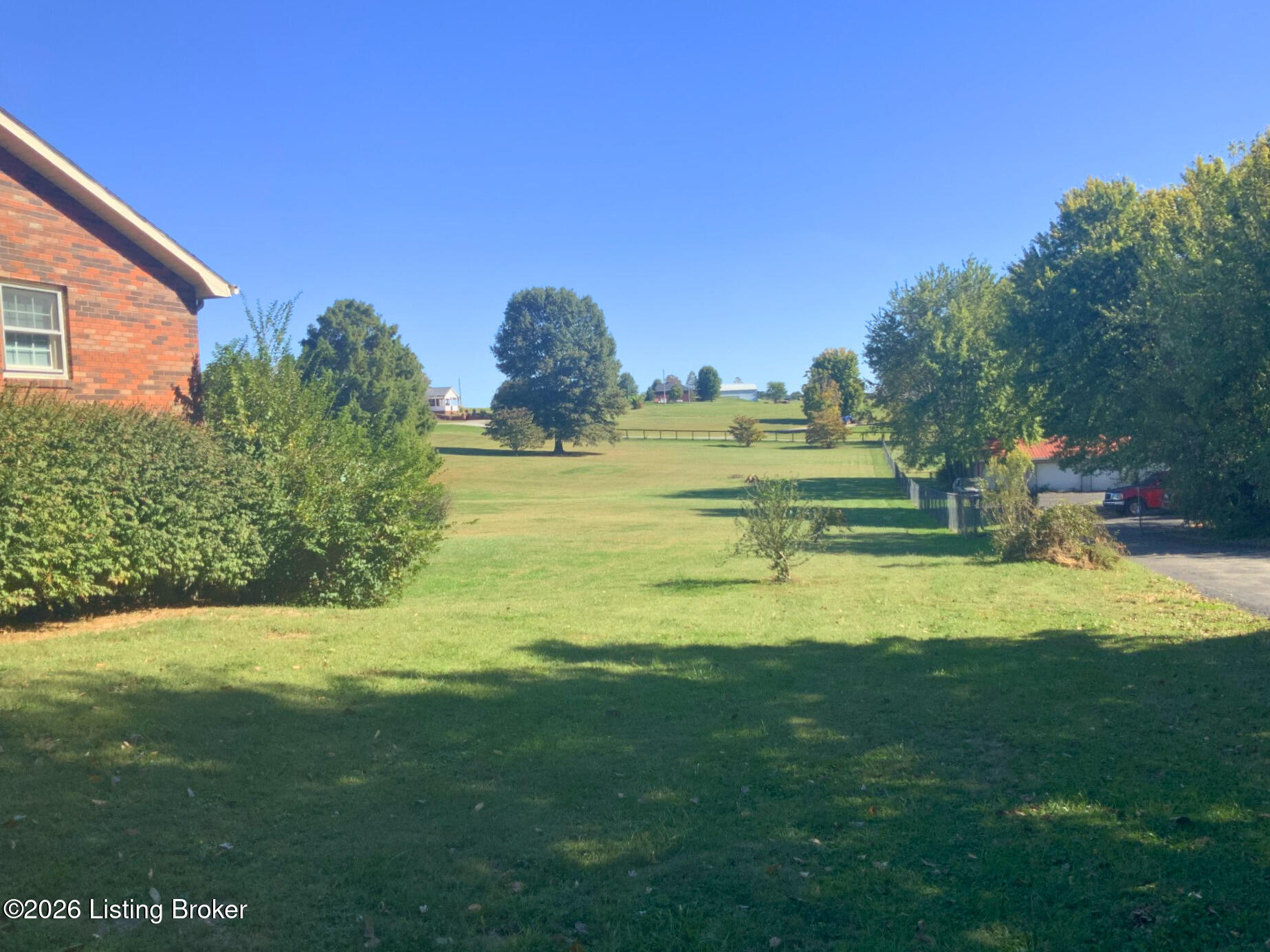 589 Greer Ln Property Photo 5